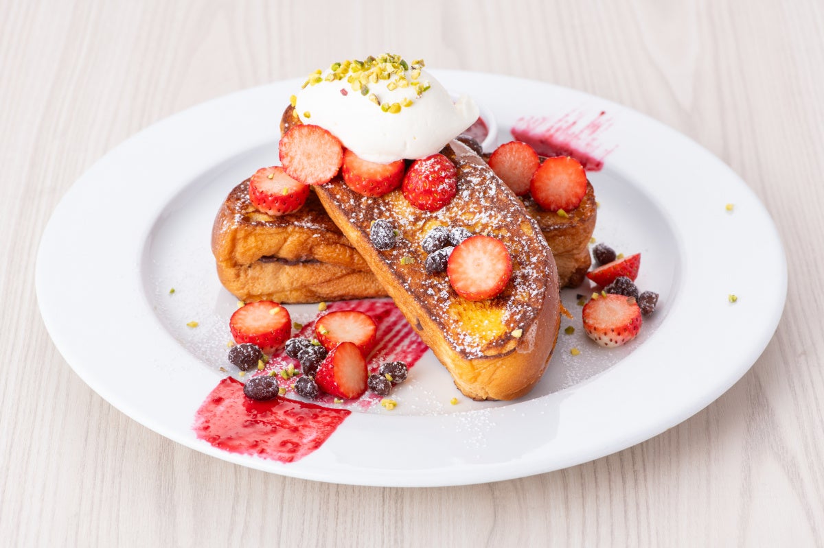 ニューヨークレストラン「サラベス」春限定！小倉をモダンに楽しむフレンチトーストとフィラデルフィア発祥ホットサンドが登場「小倉フレンチトースト」／「フィリーチーズステーキ」