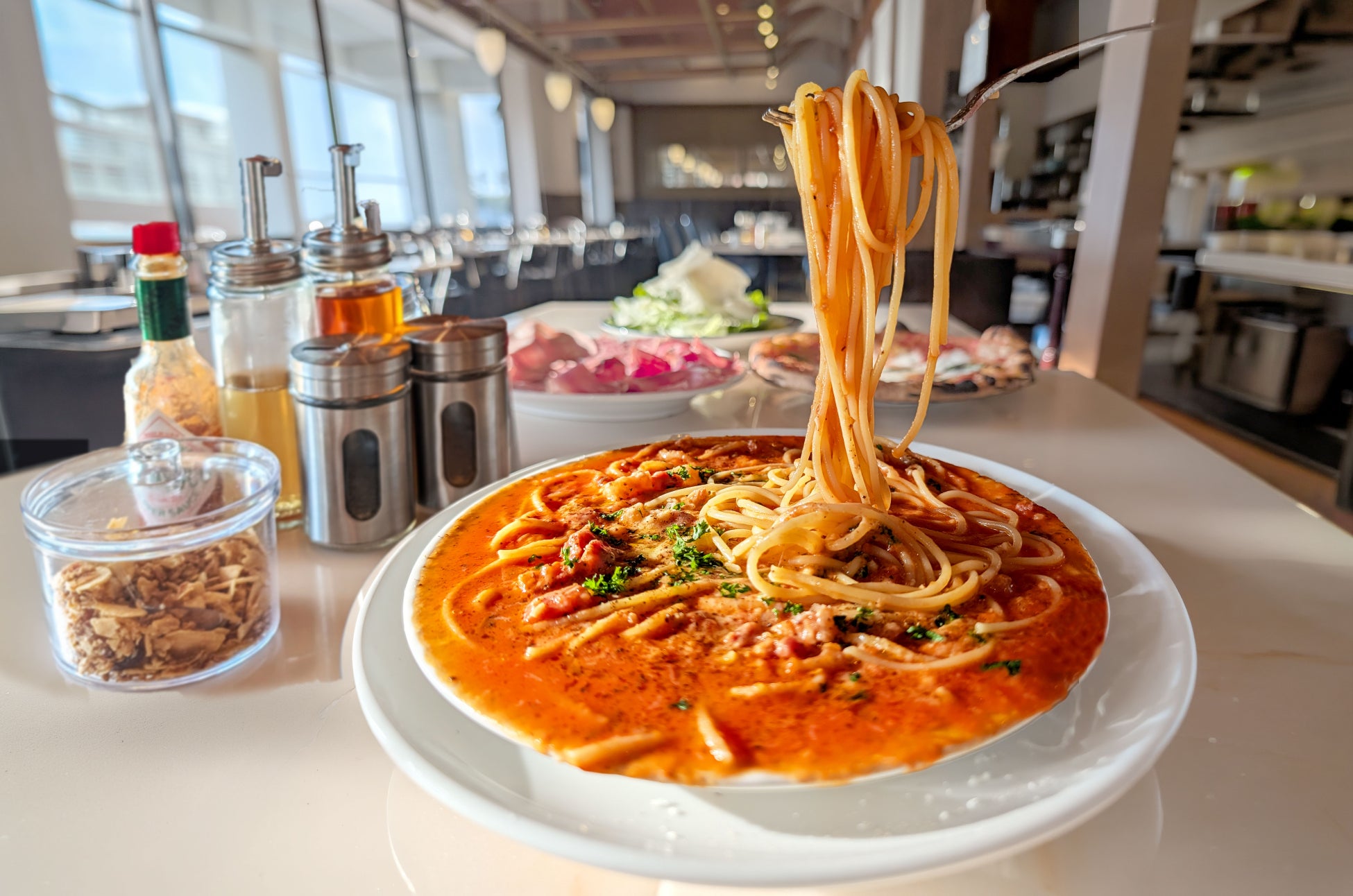 【※メディア・インフルエンサー限定 試食会開催！】東京で大ブームのスープパスタが茨城に登場！あみプレミアム・アウトレット「エノテカ ドォーロ プレミオ」が、4月より“スープパスタ専門店”として一新！