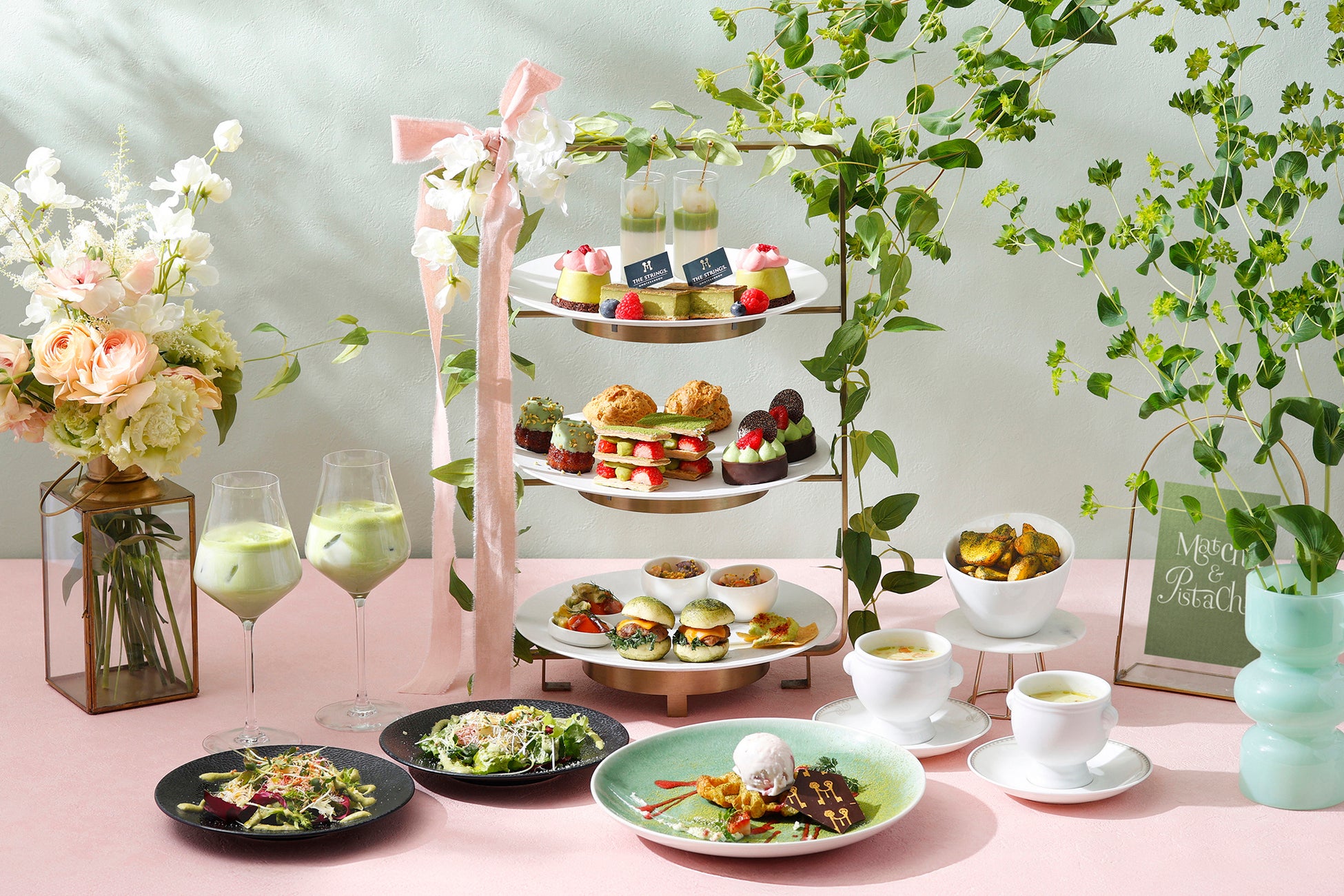 新緑が美しく輝く表参道で、抹茶とピスタチオのグリーンが奏でる『Matcha Pistachio Green Luxe Afternoon Tea』新登場