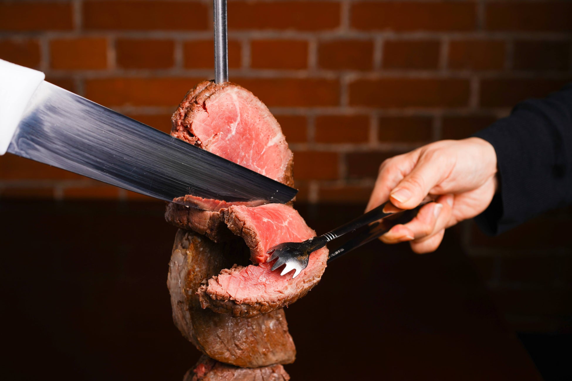 専用窯でじっくり焼き上げた極上の本格シュラスコが食べ放題！『BUTCHER REPUBLIC 横浜赤レンガ シュラスコBBQ & BEER』2026年4月1日（水）にリニューアルオープン！