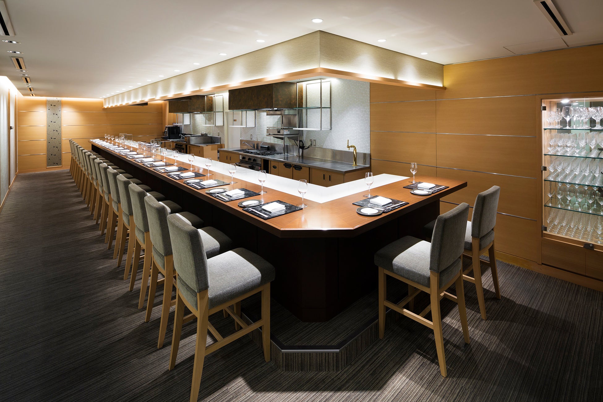 【リーガロイヤルホテル京都】春の美食会-カウンターで愉しむフレンチ懐石とワインの饗宴-　開催