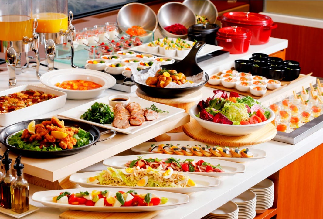 ゴールデンウィークの3日間限定！家族みんなで楽しめる「体験型」ディナーブッフェを札幌のホテルで開催。自分で作るハンバーガーや縁日コーナーも！