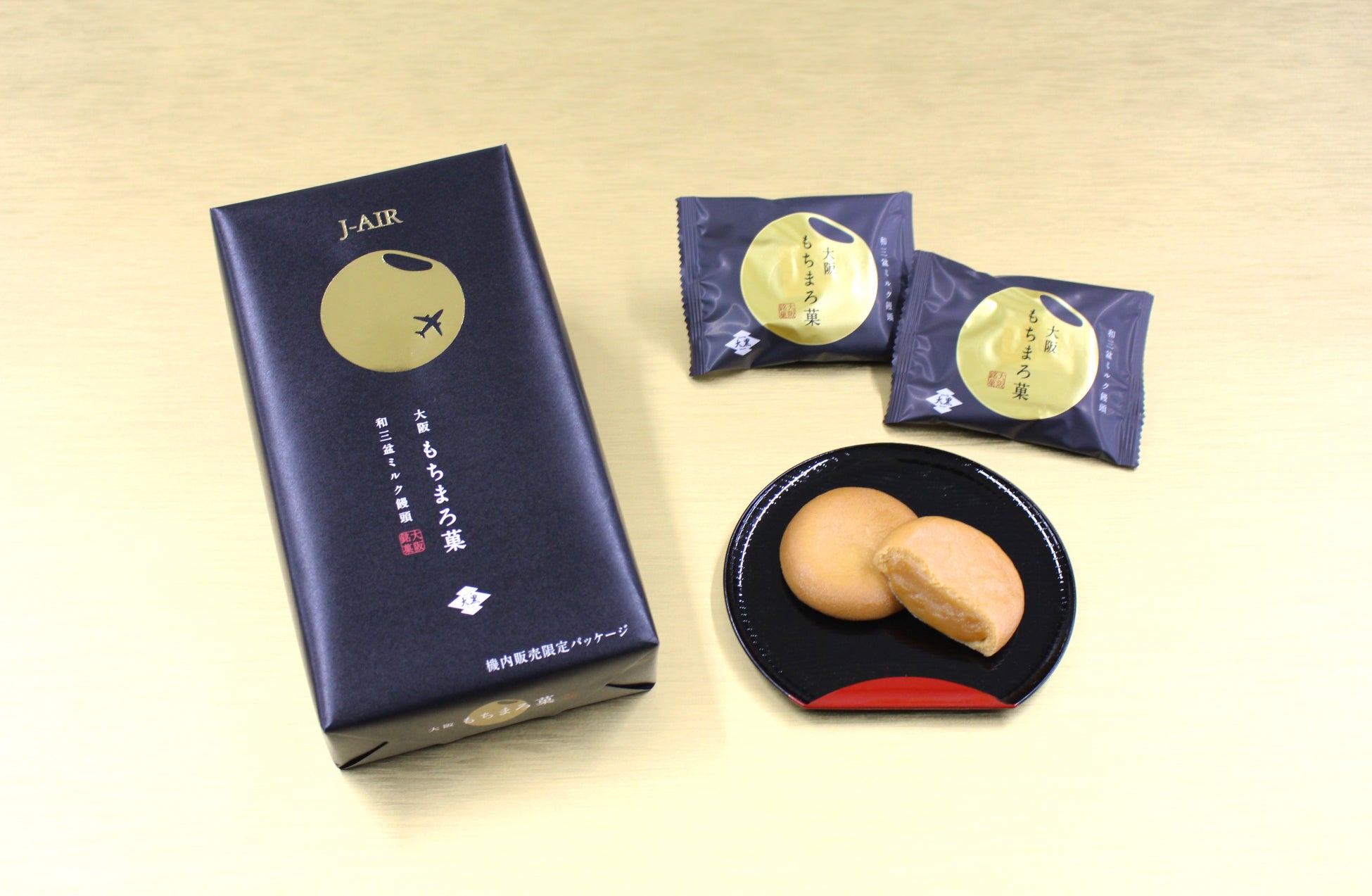 【J-AIR創立30周年記念】大阪企業同士の特別コラボレーション！あみだ池大黒、J-AIR機内限定オリジナルパッケージの「和三盆ミルク饅頭 大阪もちまろ菓」を新発売