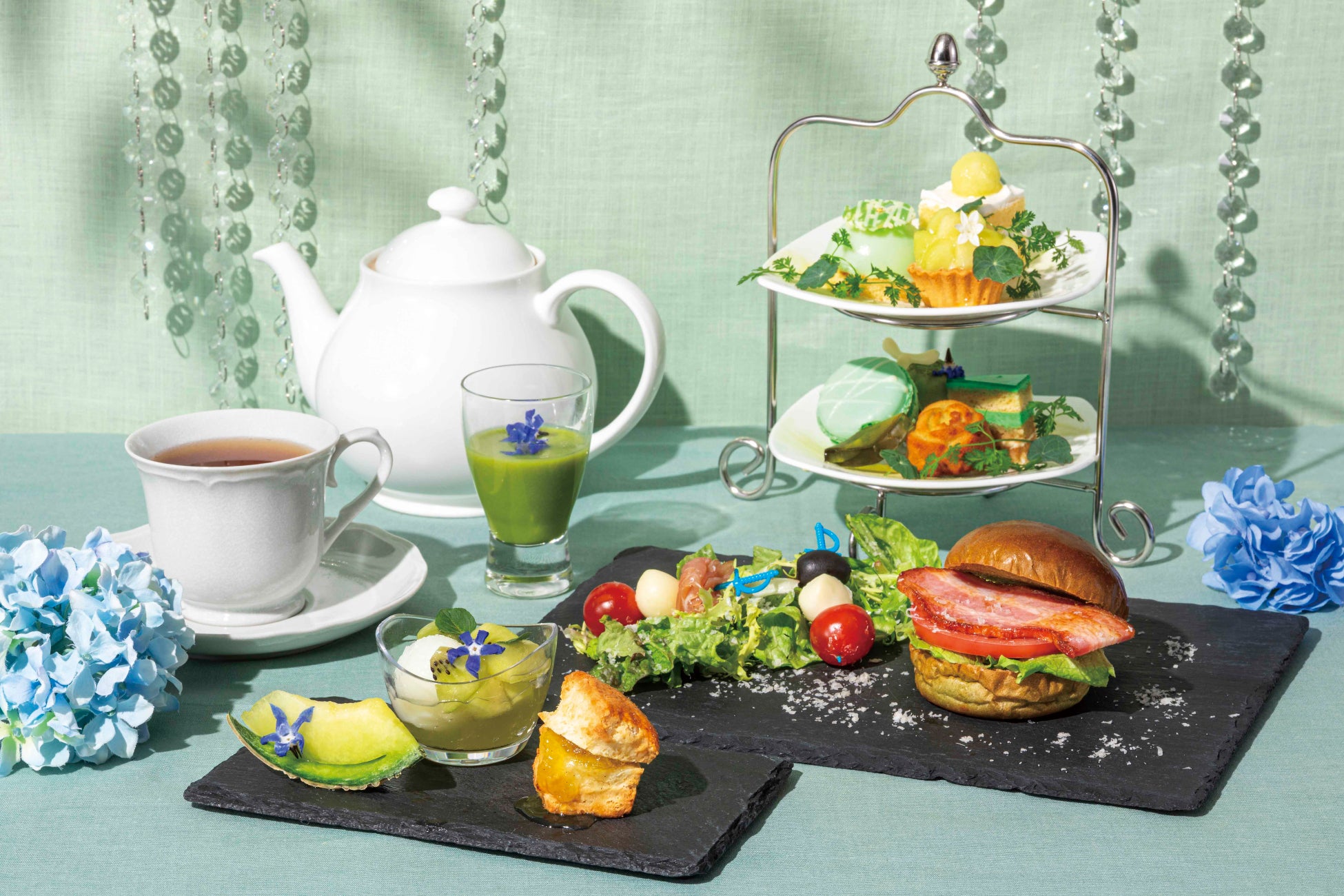 【舞浜ビューホテル by HULIC】爽やかなメロンスイーツで新緑を彩る「メロンアフタヌーンティー」4/1より予約受付開始。