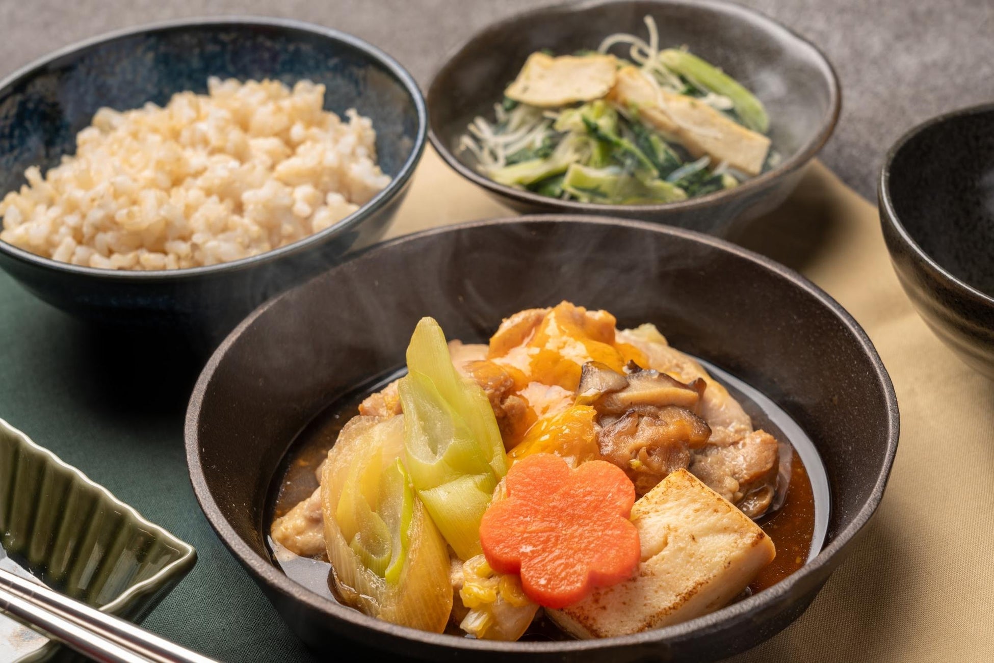 マッスルデリから、Premiumメニュー第2弾「とろ～り月見の鶏すき焼きセット」新登場