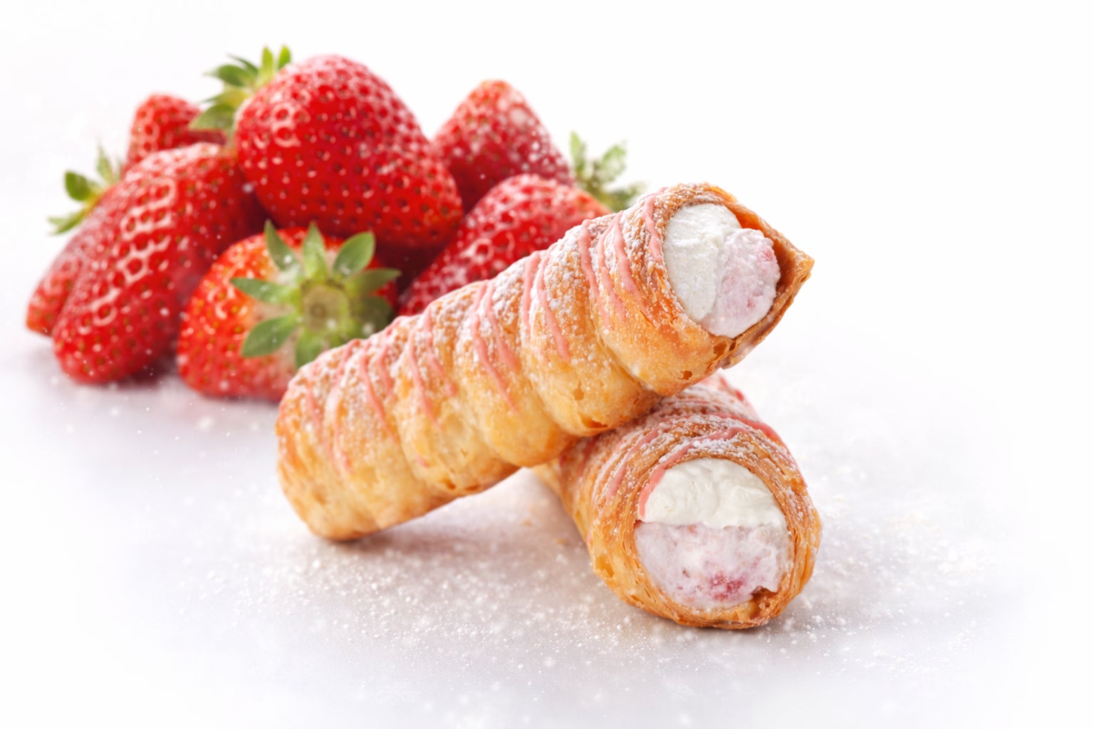 ＜赤福 五十鈴茶屋＞ 高島屋大阪店、開店1周年記念「いちごコルネ和三盆クリーム」を期間限定販売