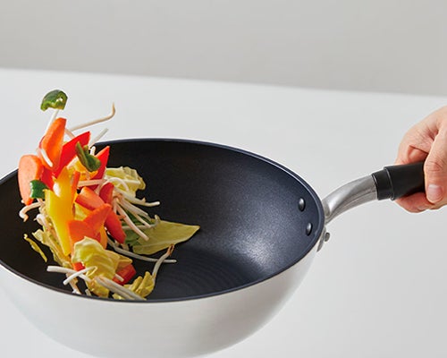 23個の隠れハートを探す限定パッケージにハート型のクリームの「ビスコ」4月7日（火）より期間限定発売