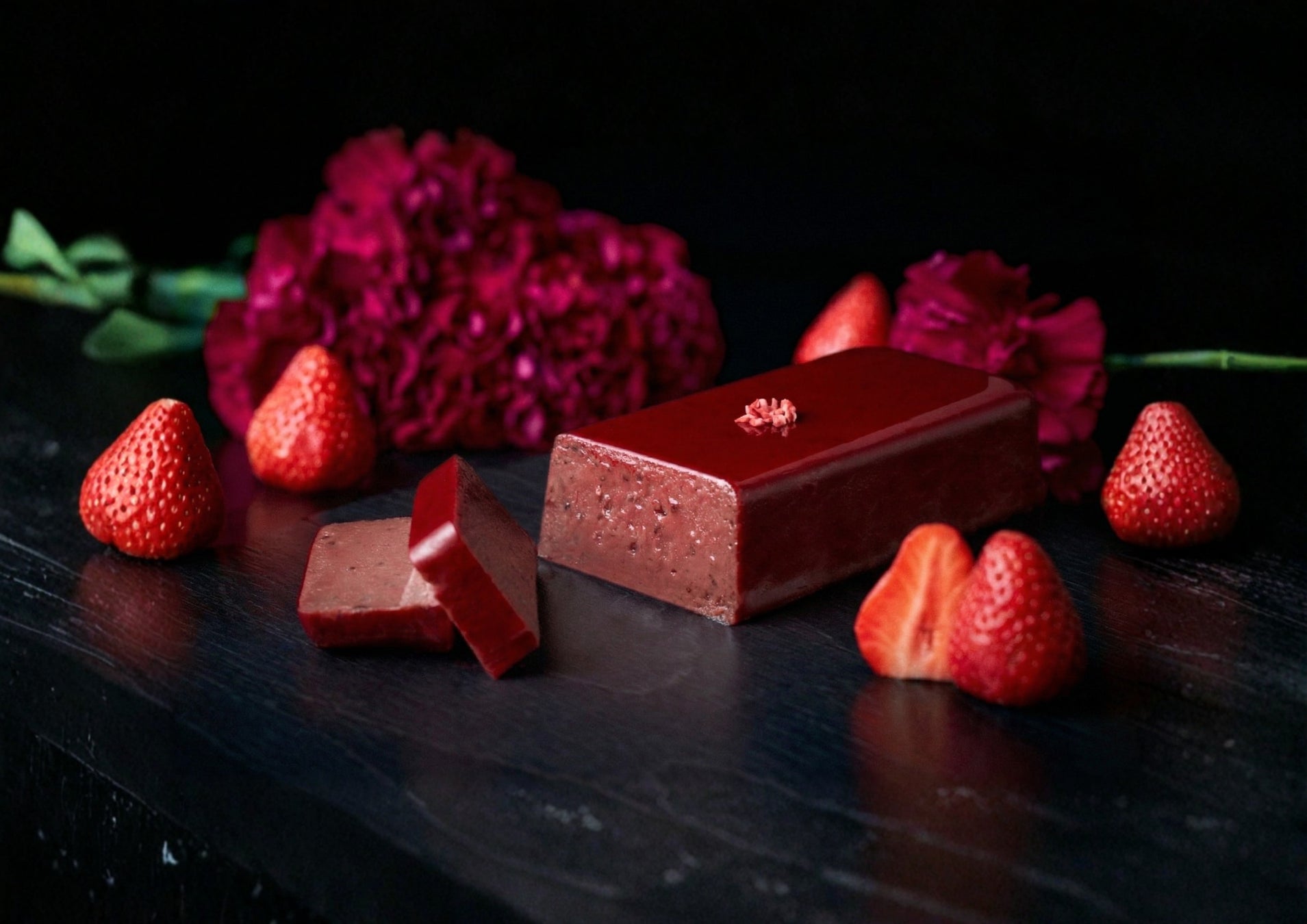 【母の日限定キャンペーン】完売必至のストロベリーテリーヌが限定復活。早期予約特典＆送料無料で、大切な方へ「心を満たす体験」を。