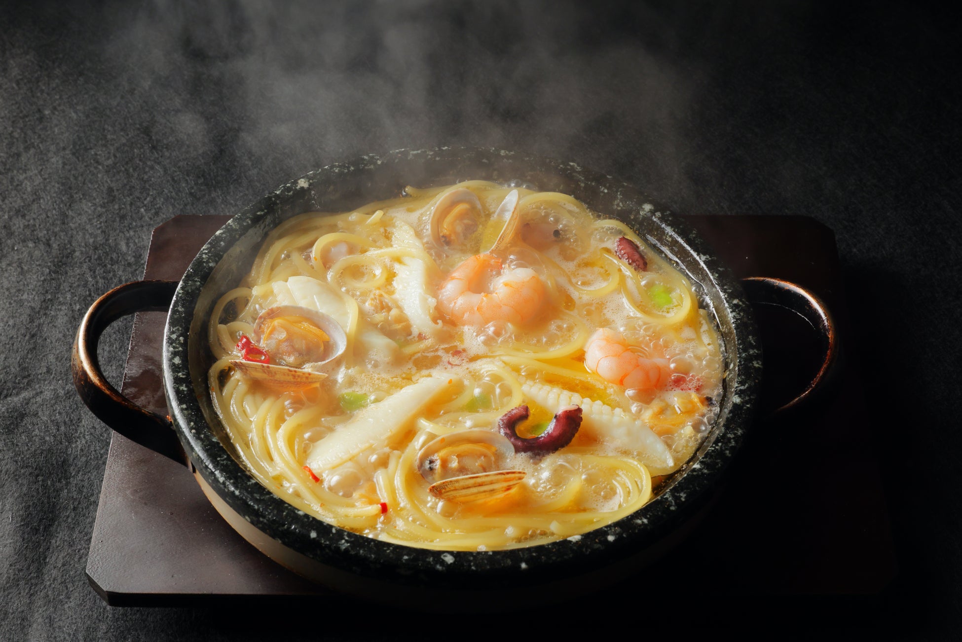 鹿児島・日置市「魔法のパスタ伊集院店」、ドリンクバーを20種類以上に拡充