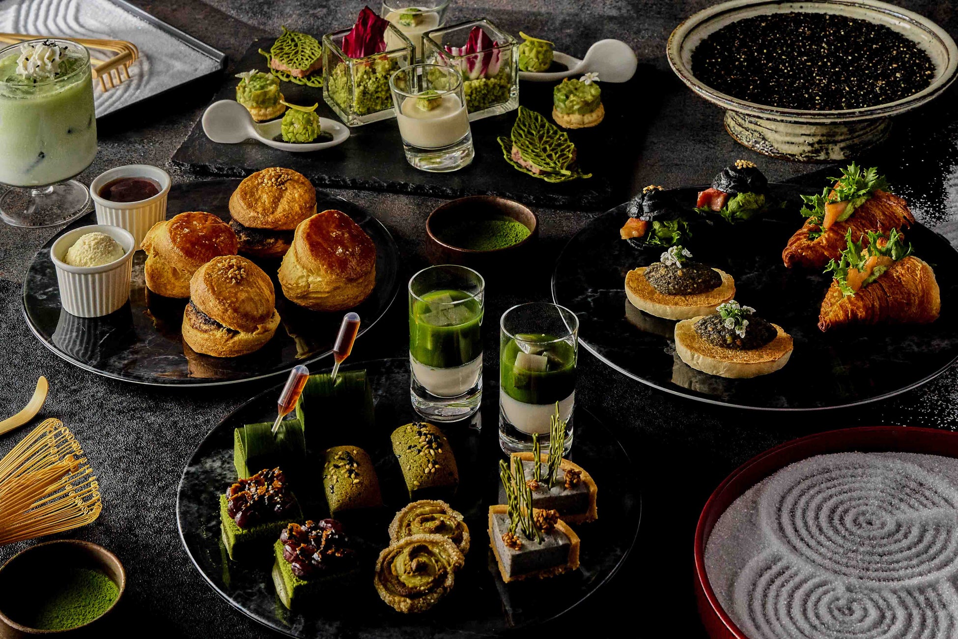 【SHIBUYA STREAM HOTEL】静寂を味わう大人の休息。抹茶のほろ苦さと胡麻の香ばしさが重なる“甘さに頼らない”至福のアフタヌーンティー開催！