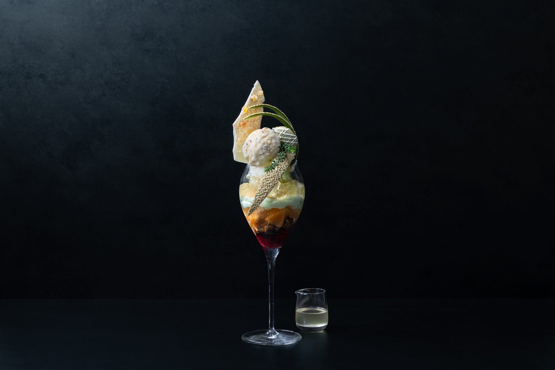 爽やかに春を感じるパフェ「果房 メロンとロマン」からパフェ２種登場