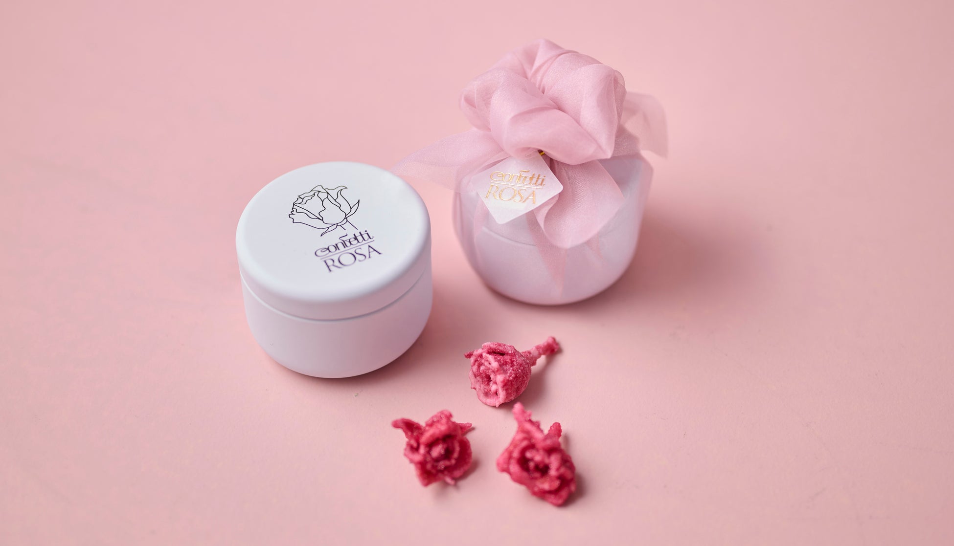 【小さな薔薇を丸ごと砂糖菓子に】国産ミニ薔薇を60日かけて結晶化。200年の伝統製法で作る「ミニ薔薇の宝石」4月15日発売