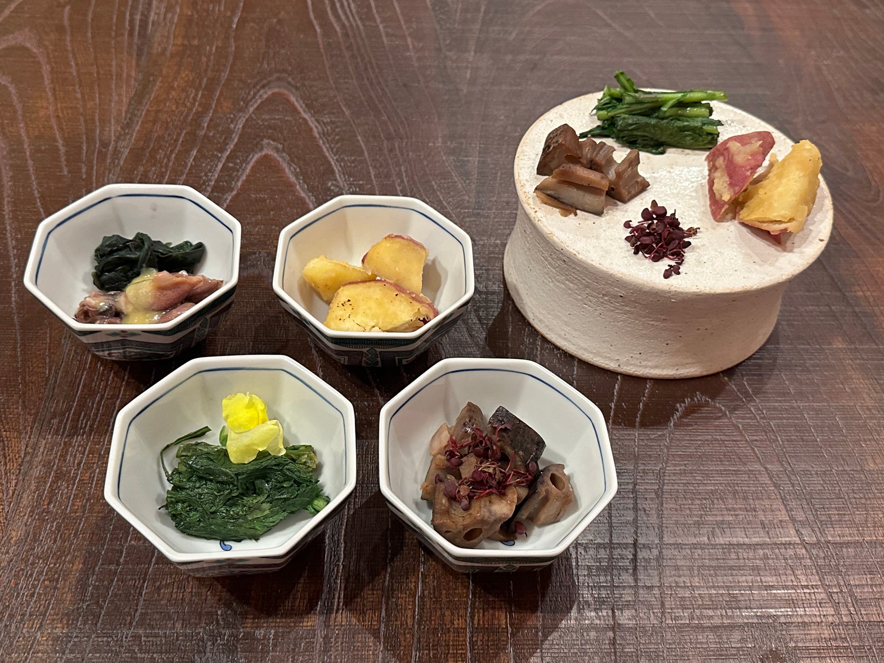 創作海鮮丼専門店【TILE (タイル) 】で金沢の“海鮮以外”の魅力を再発見。希少な加賀野菜を主役にした春の新作メニューをリリース。