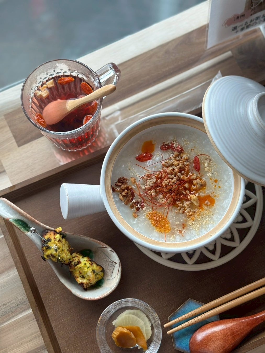 都立大学駅徒歩1分、“体調チェックから選ぶ”体験型薬膳茶カフェ「Ohana&」が4月8日オープン