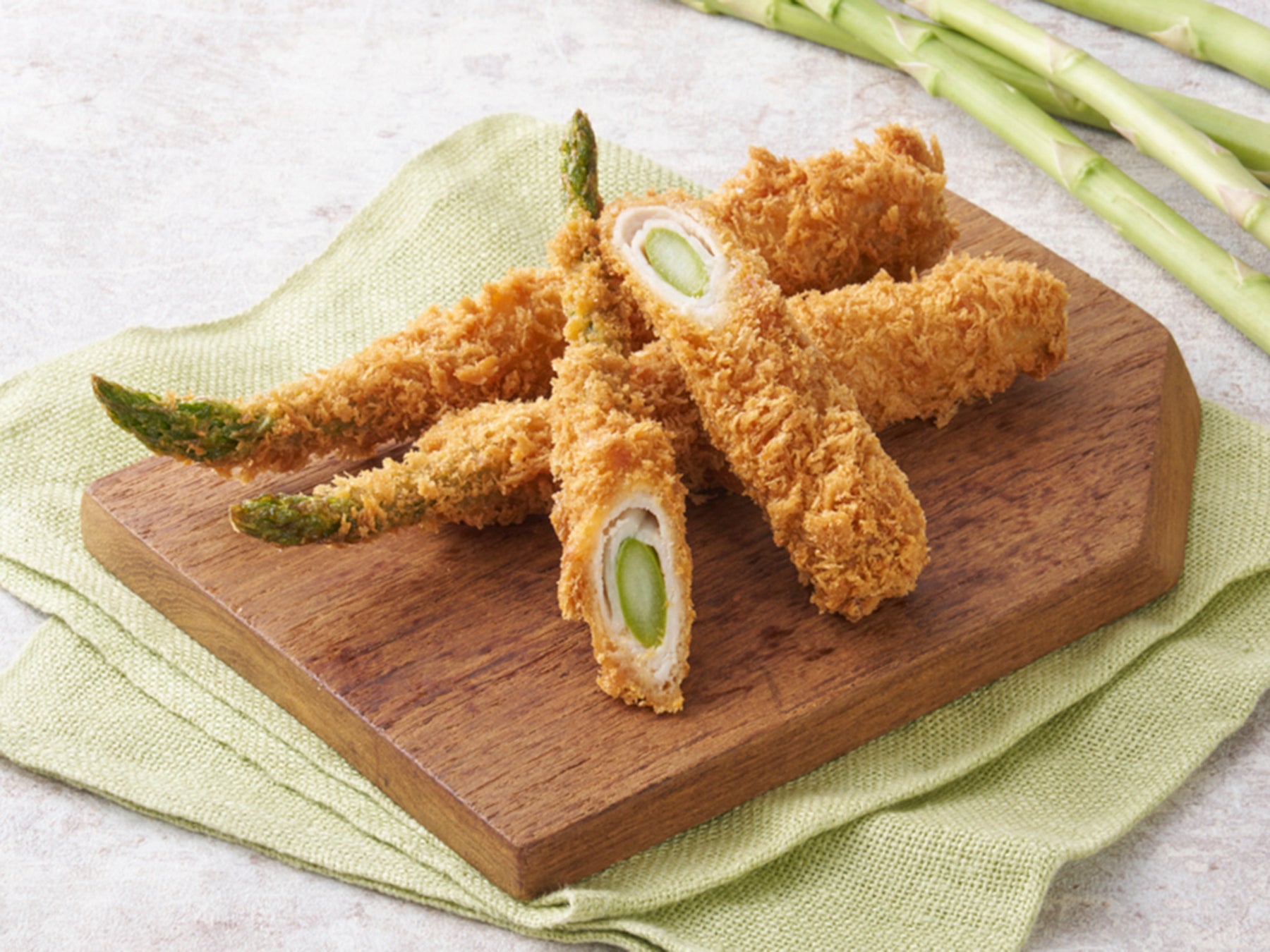 甘みとコクのソースで仕立てた「洋食屋の鉄板ポークチャップ」など、懐かしい味わいの『大衆食堂』フェア。4月10日(金)よりスタート。