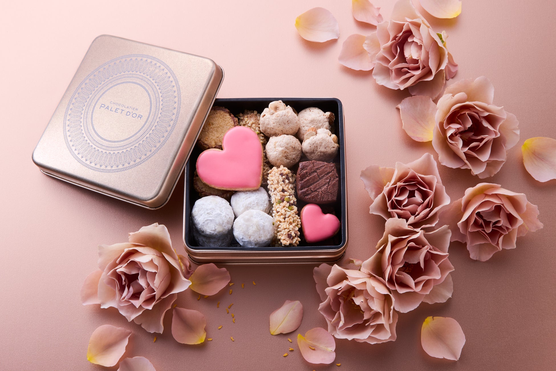 【ショコラティエ パレドオール】母の日の贈り物におすすめ。ローズが香るクッキー入り限定BOXが登場！