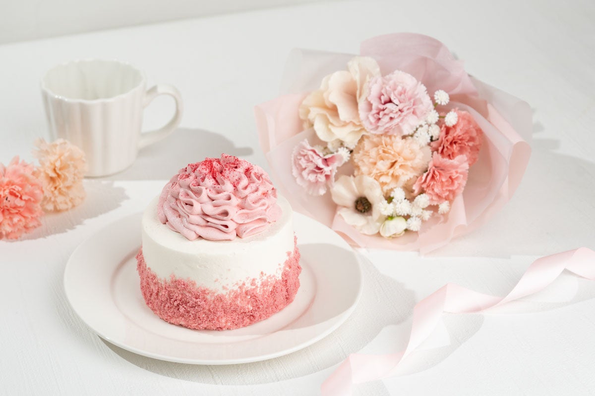 【母の日限定】シフォンケーキ専門店×韓国風ブーケ「hymii」がコラボ。“余白”を贈る、大人かわいい「スイーツ＆ブーケセット」4月10日(金)発売