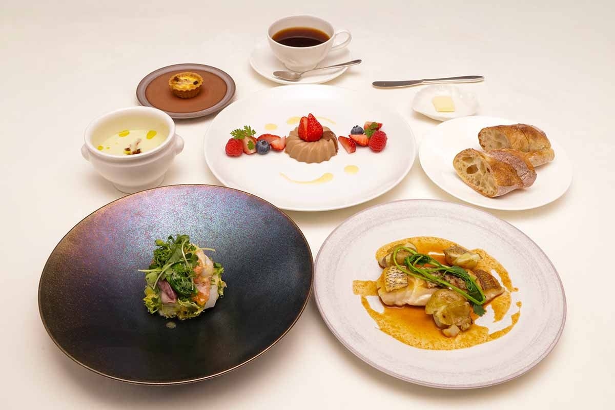 【出雲観光の新スポット】海を望むパーキングエリアがリニューアル——絶景カフェ&ピッツァ「LOCALE」&無料パークエリア、4月25日(土)オープン