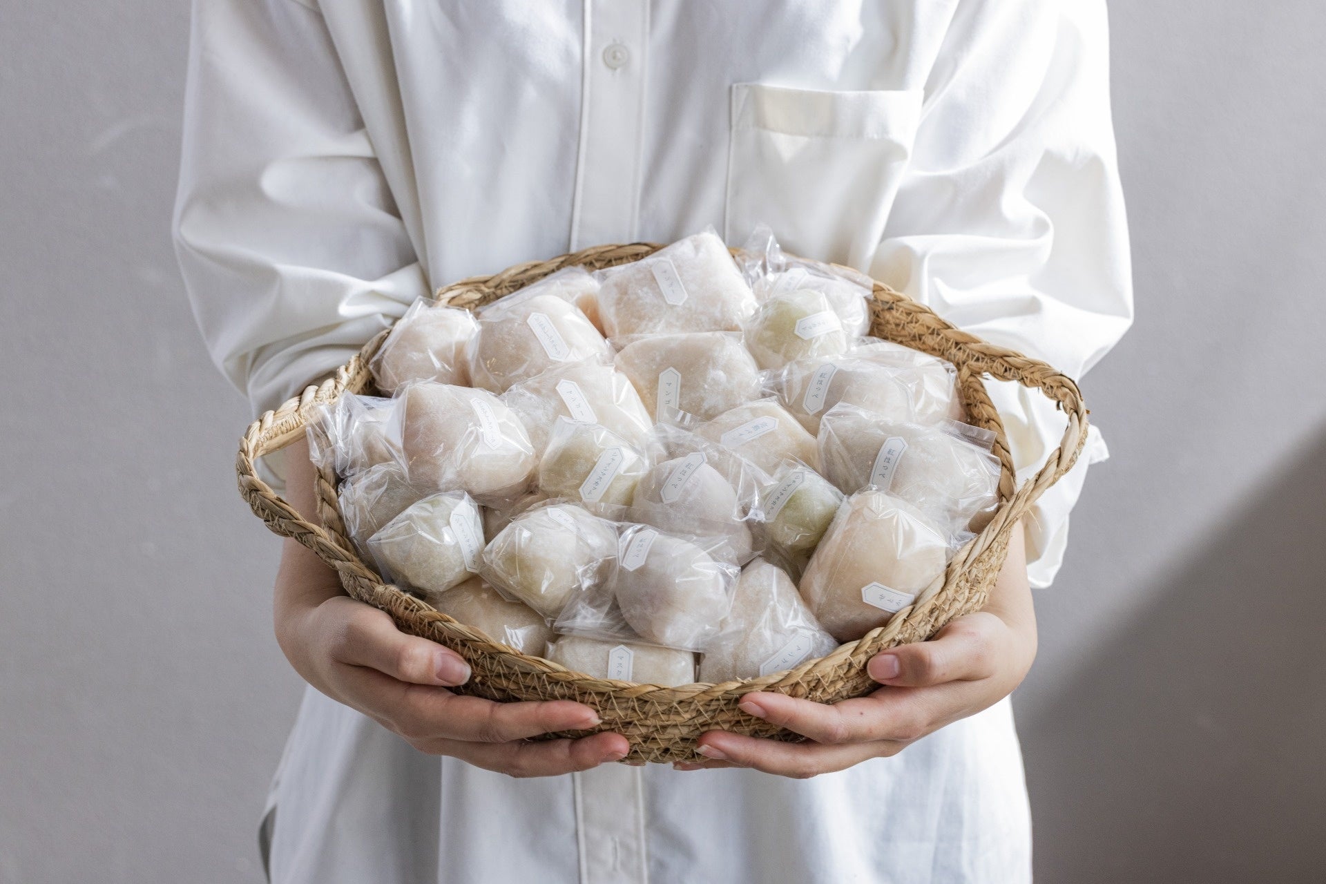 キャラバンコーヒーで大人気の「珈琲羊羹(黒あん・白あん)」「紅茶羊羹(白あん)」をリニューアル発売!!