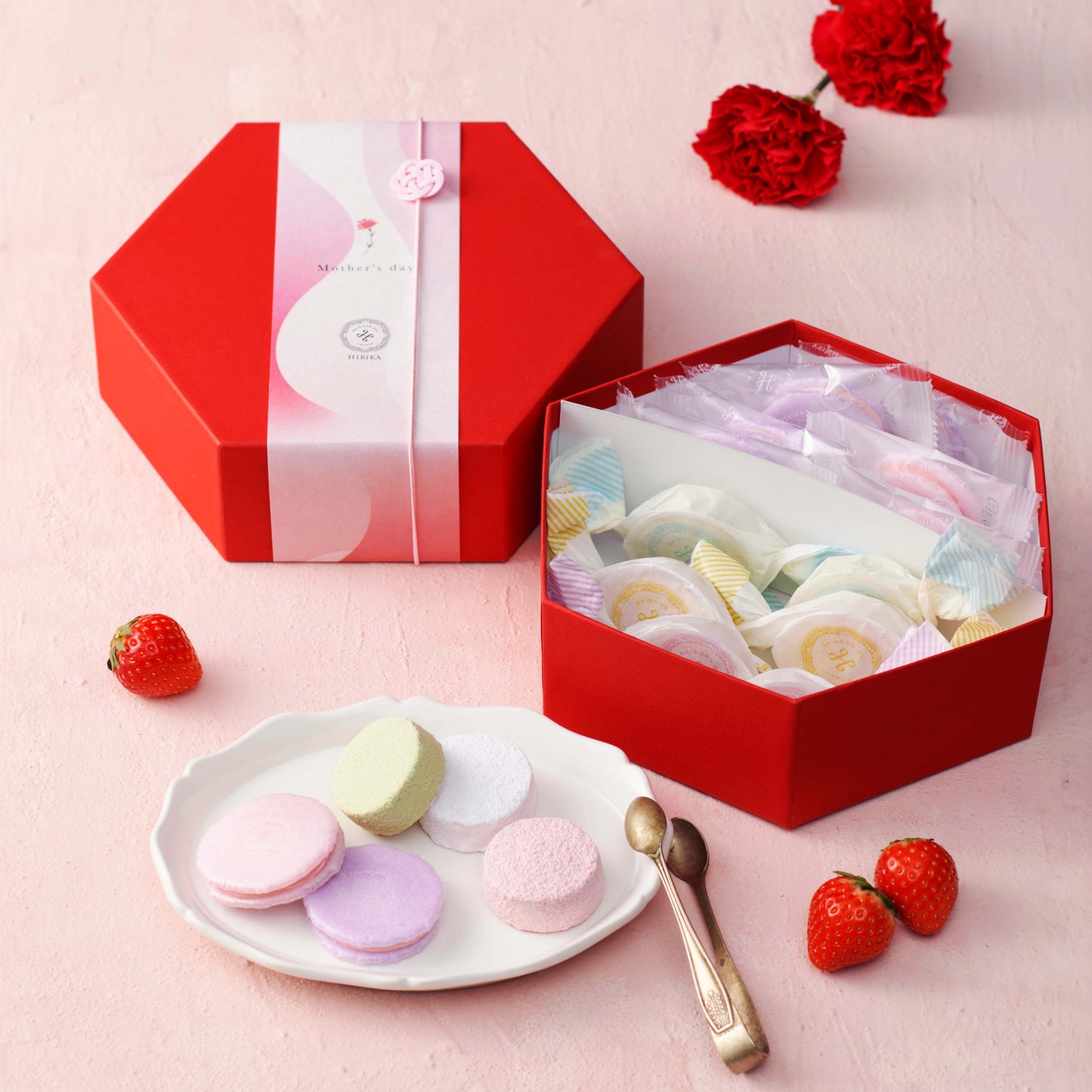 四季菓子の店HIBIKA（ひびか）は、4月17日(金)より“母の日ギフト”を販売いたします。