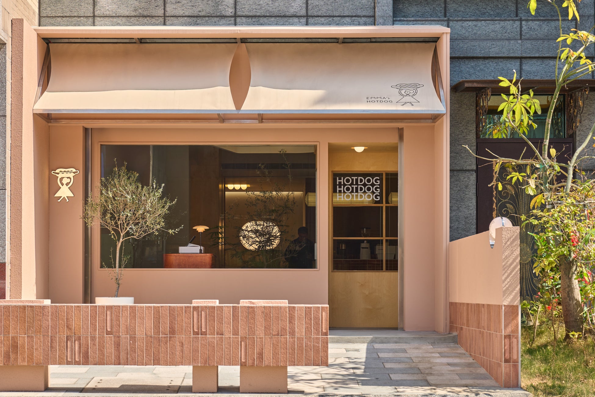 長野・蓼科発の「EMMA’s HOTDOG」が台湾・桃園市に海外1号店をオープン