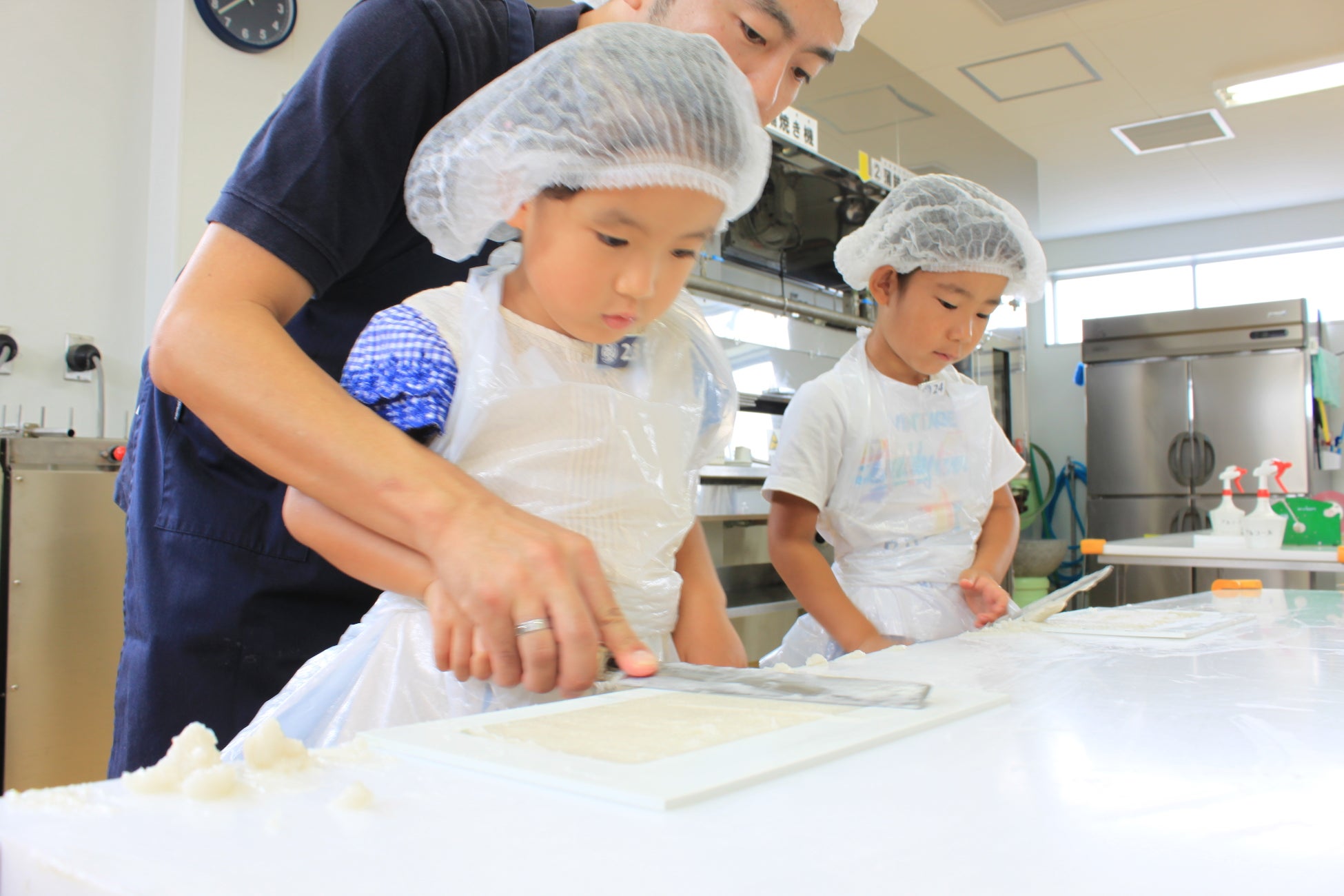 【創業100周年カネテツ】てっちゃん工房14周年　ちくわ・かまぼこ作りなど、体験型イベントを開催