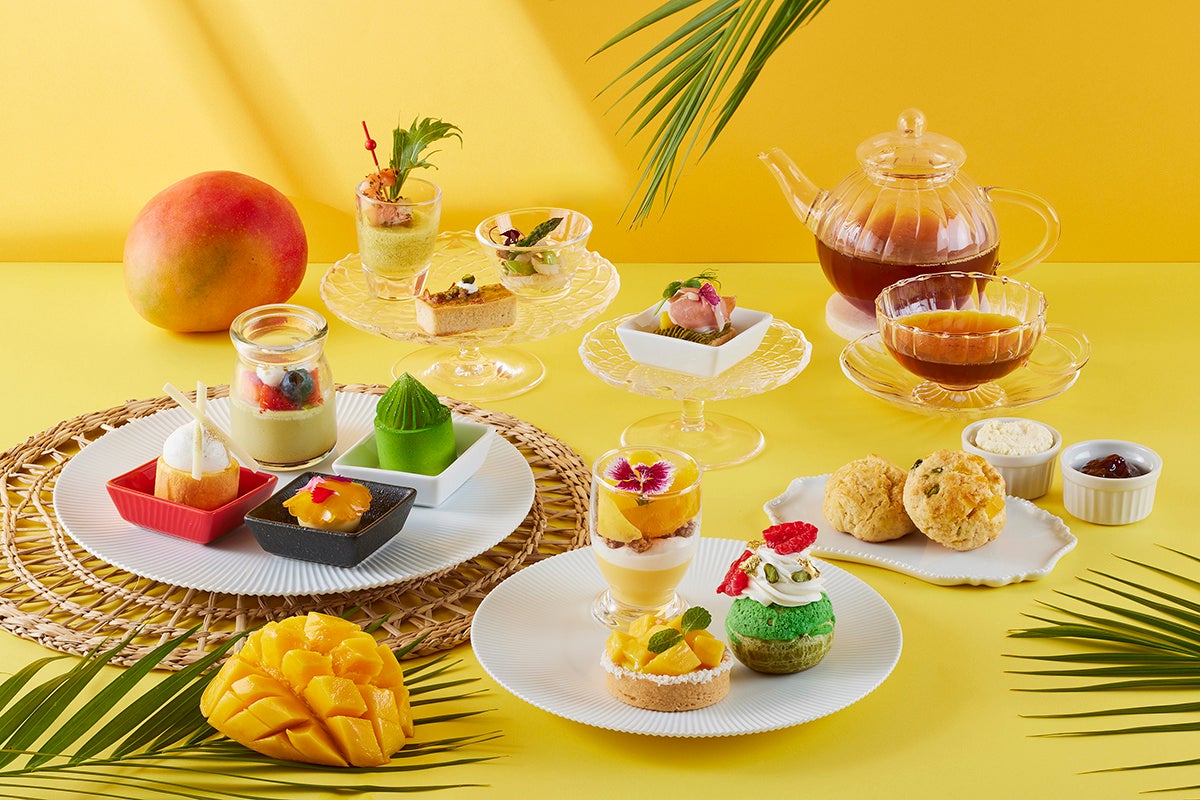 札幌で「自分が小さくなった」ような錯覚体験！？高さ25cmのショートケーキや30cmの巨大スプーンで童心に返る、新感覚の”没入型”スイーツブッフェ開催！