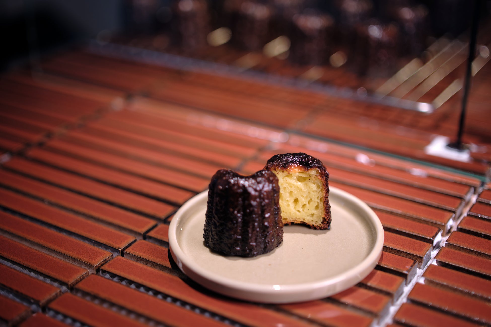 副業のカヌレ販売から3年、累計10万個突破。八丁堀発・マツイノカヌレが証明した”飾らない本質”の力