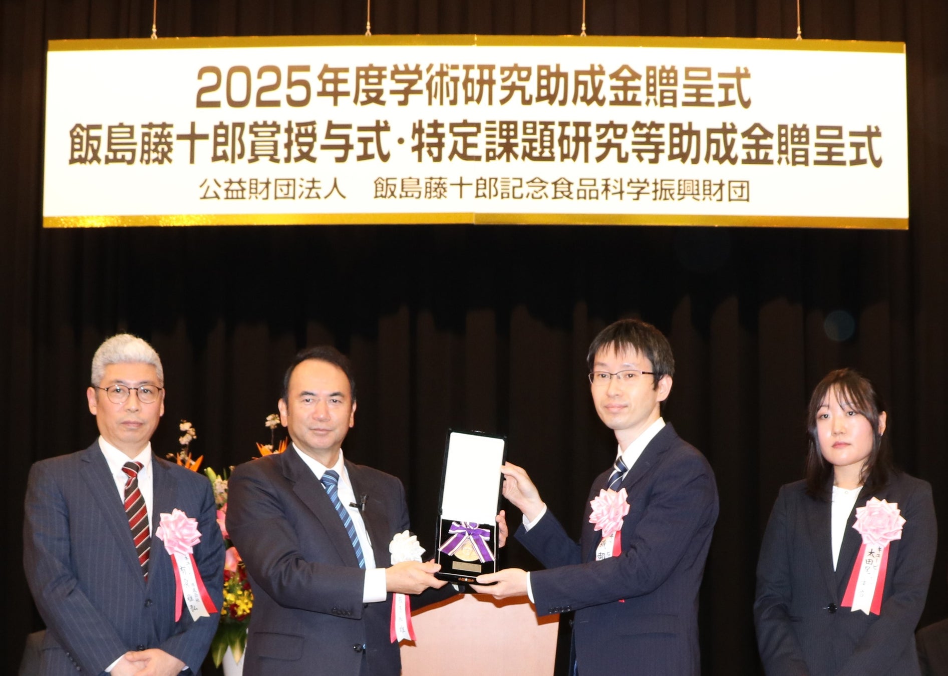 「のど」も「息」も気軽にリフレッシュ！カンロ「クリアフレッシュドロップ プリズムピーチ／グロウグレープ」発売