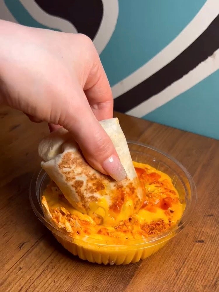 Taco Bell新作、「沼でぃっぷ」＆「アイスタコス」4/27から発売！