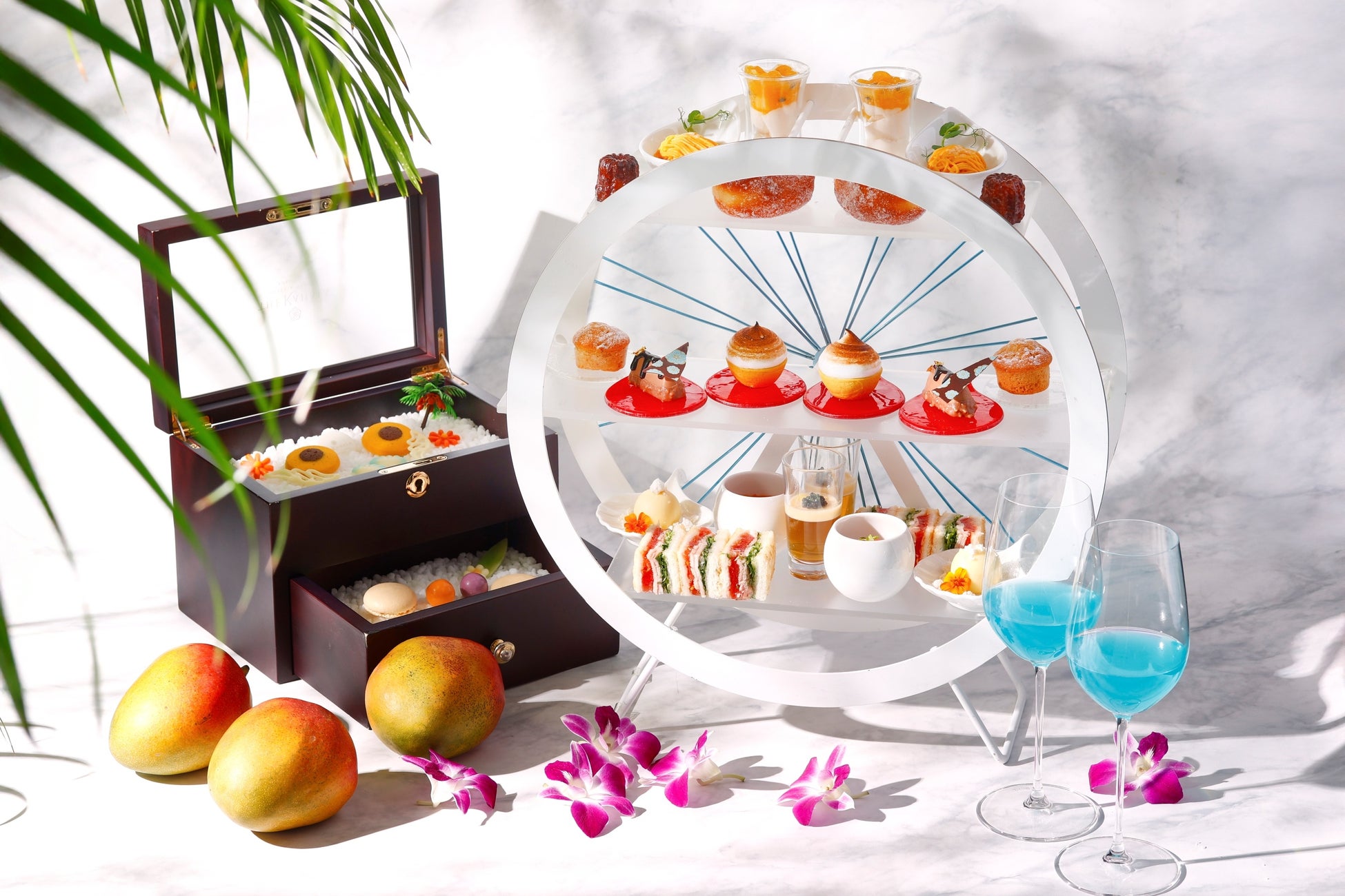 【ザ・カハラ・ホテル＆リゾート 横浜】夏の陽光を閉じ込めた、涼やかな果実のひととき「トロピカルアフタヌーンティー」4月25日（土）12:00より予約受付開始