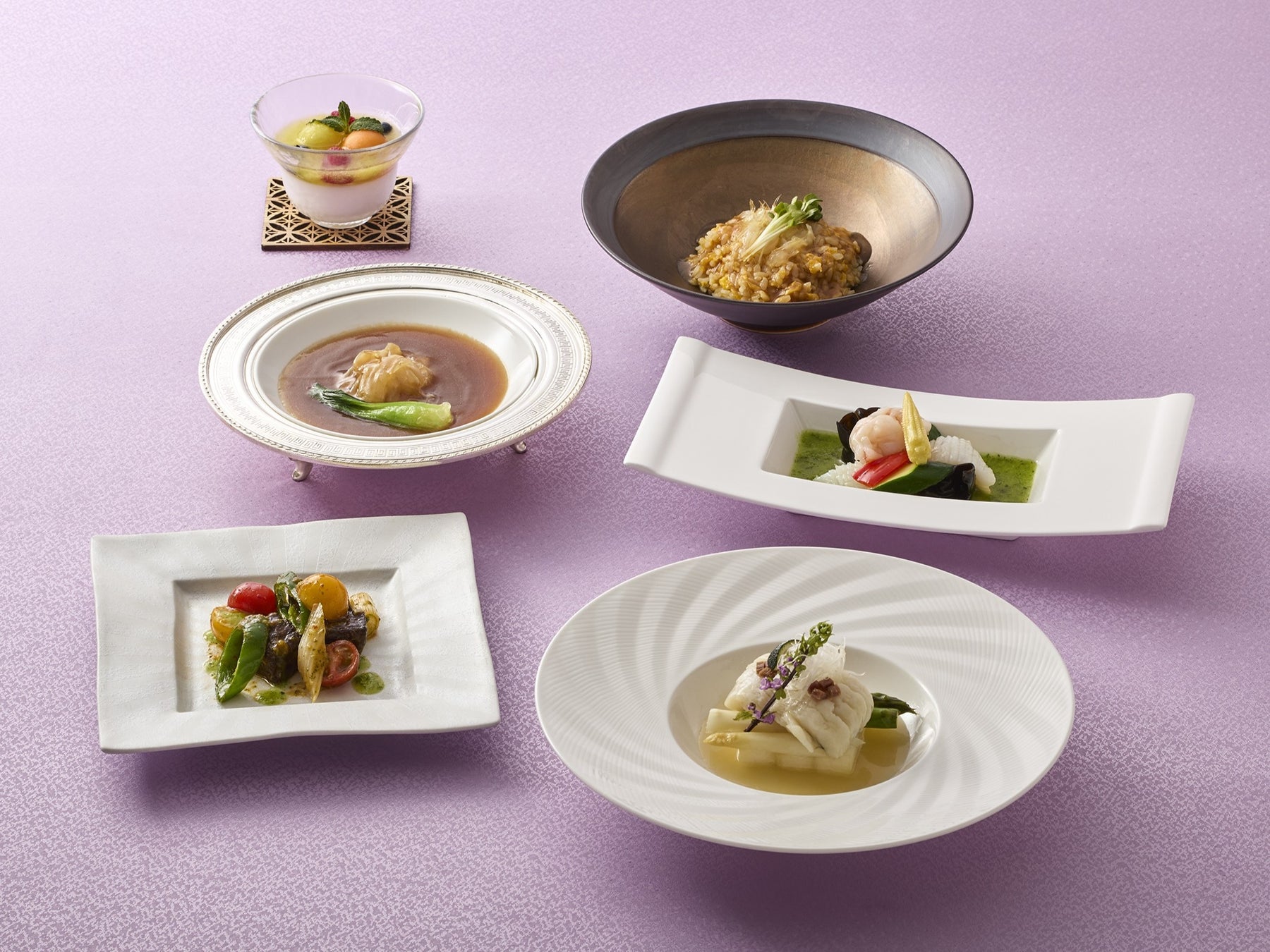 【ロイヤルパークホテル】フカヒレと上湯を味わう初夏の味覚コースと夏の風物詩“涼麺”が登場。