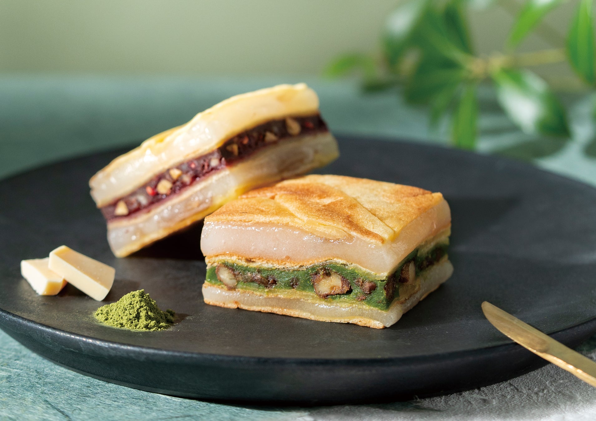 ともに100周年を迎える、ゴディバと福井県の「はや川」のコラボレーション！！ゴディバ「羽二重くるみ ホワイトショコラ＆抹茶」発売