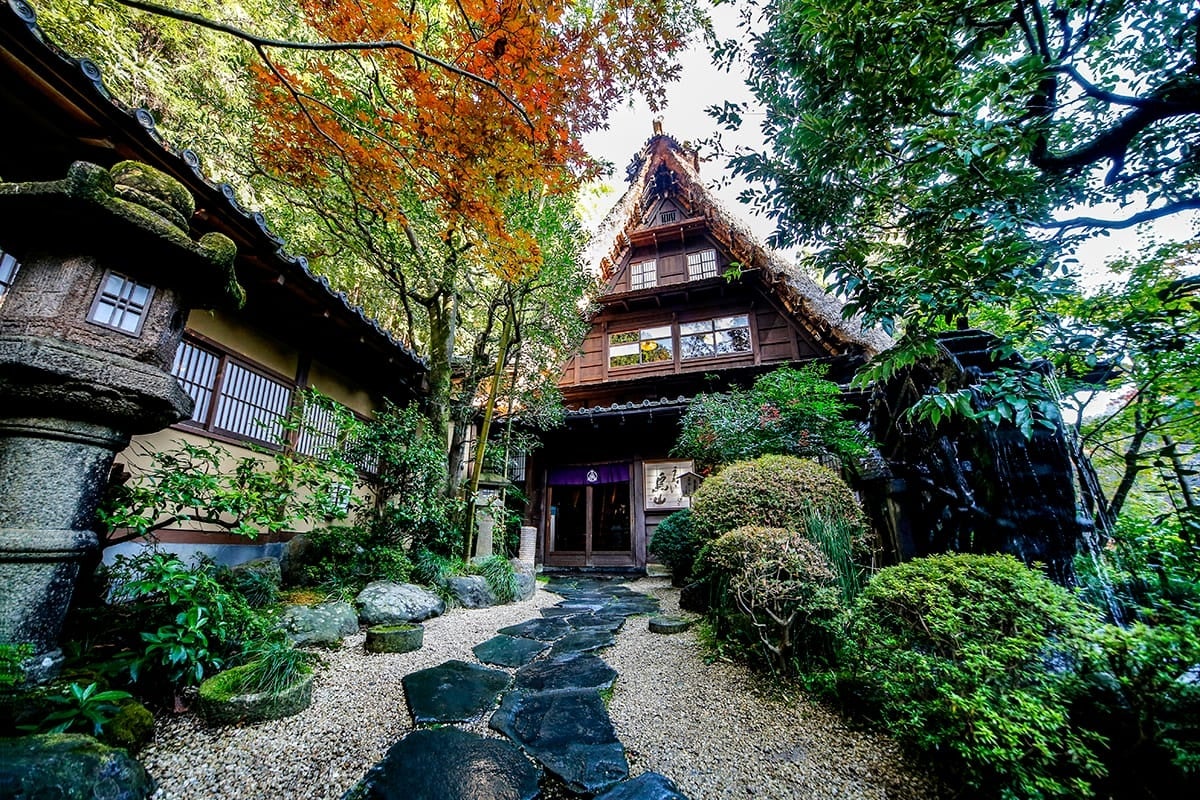 うかい鳥山歴史が宿る建築で愉しむ、郷愁の味。平日・ランチ限定「合掌造りで味わう朴葉焼きランチ」2026年4月22日（ 水 ）からスタート