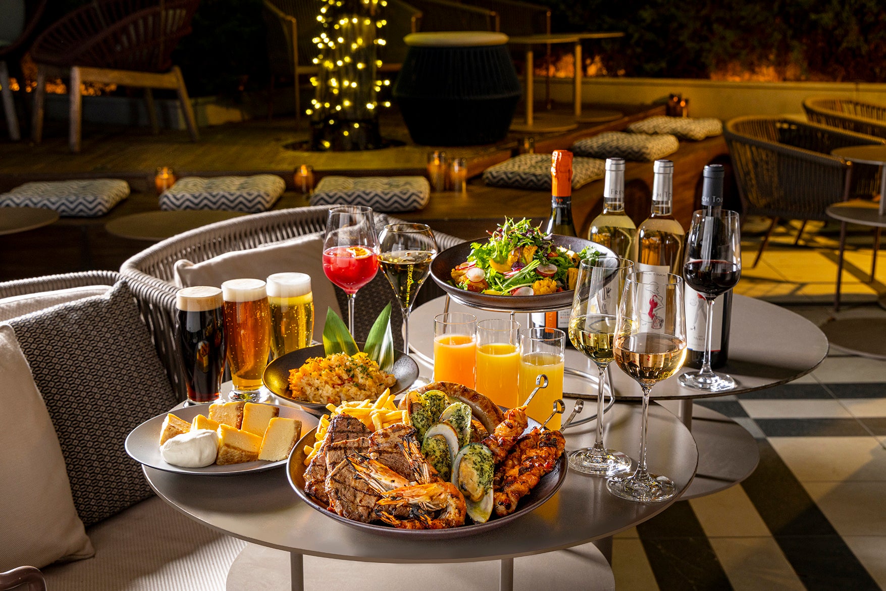 毎年大人気！キンプトン新宿東京のビアガーデン ​今年は食欲をそそるスパイス＆グリルとレディースプランも登場