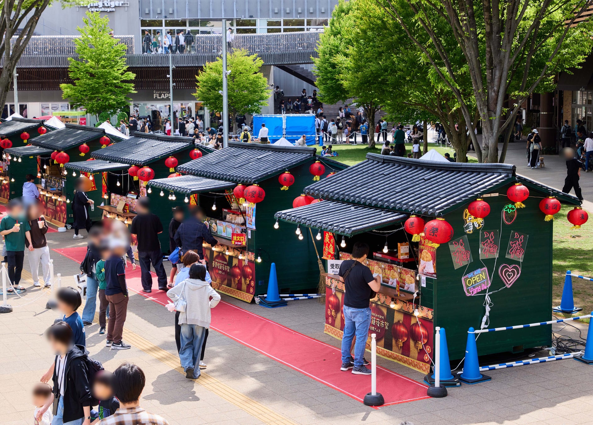 【特許出願中】独自の組立構造で設営効率を向上、台湾・九份を再現した「台湾ヒュッテ」登場～短時間組立と高い集客演出を両立～