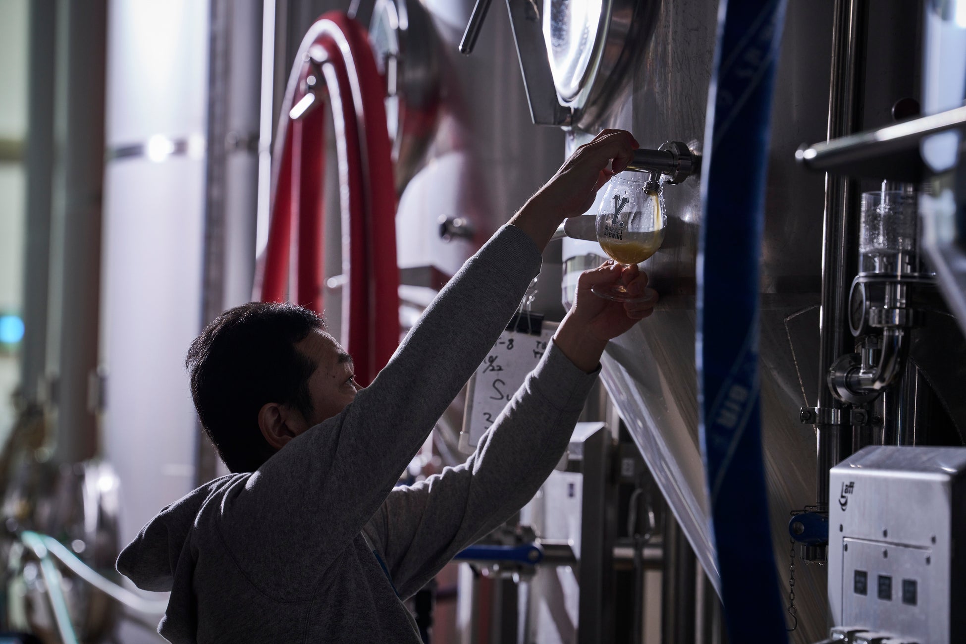 醸造家の「情熱とこだわり」を直接届けるECへ。名古屋発Y.MARKET BREWINGがサイトリニューアル、新作『オーバードライブ』2種を同時発売