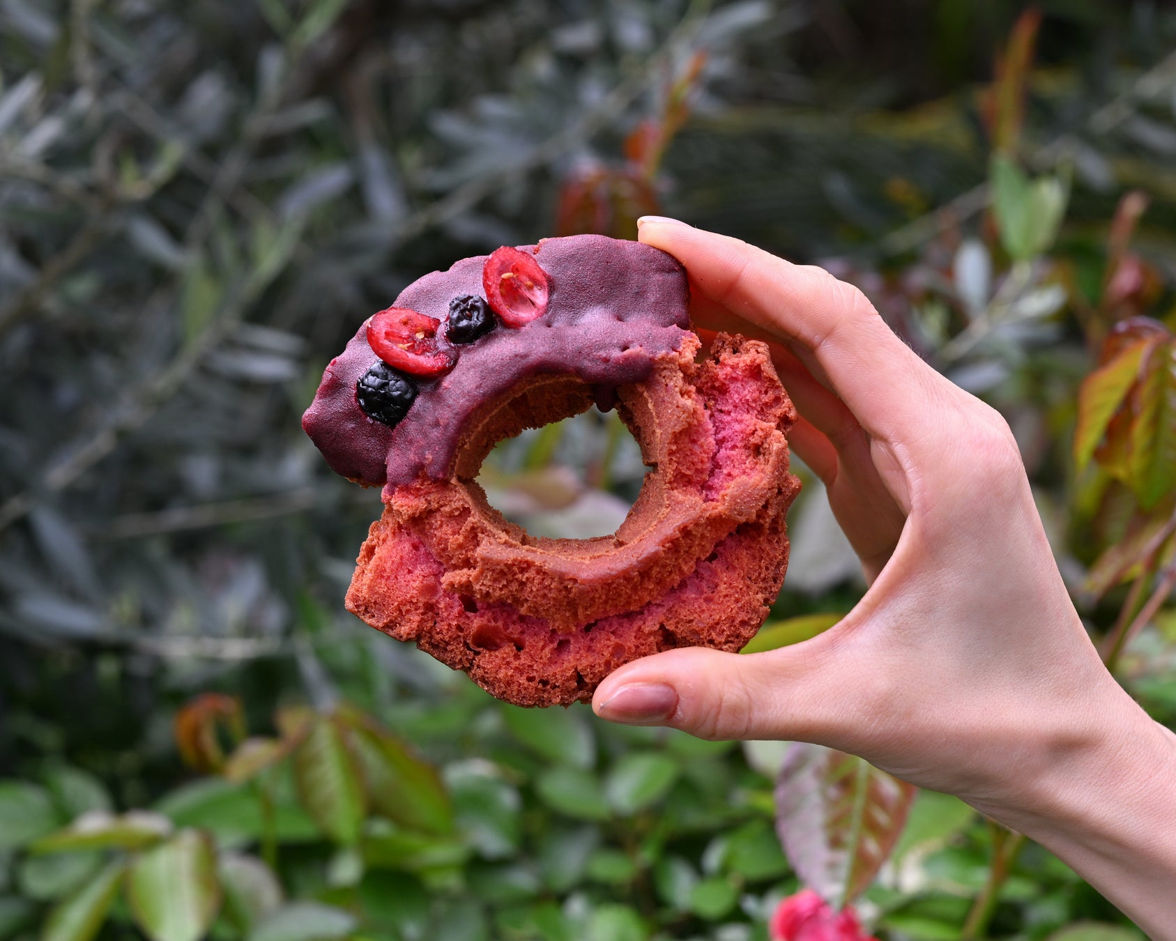 JR大宮駅「エキュート大宮/大宮 ノース」「アメジスト」や「エメラルド」などの宝石をイメージした、グラススイーツが限定・新発売！「初夏のプリズム～心おどるきらめき集めました～」フェア初開催！