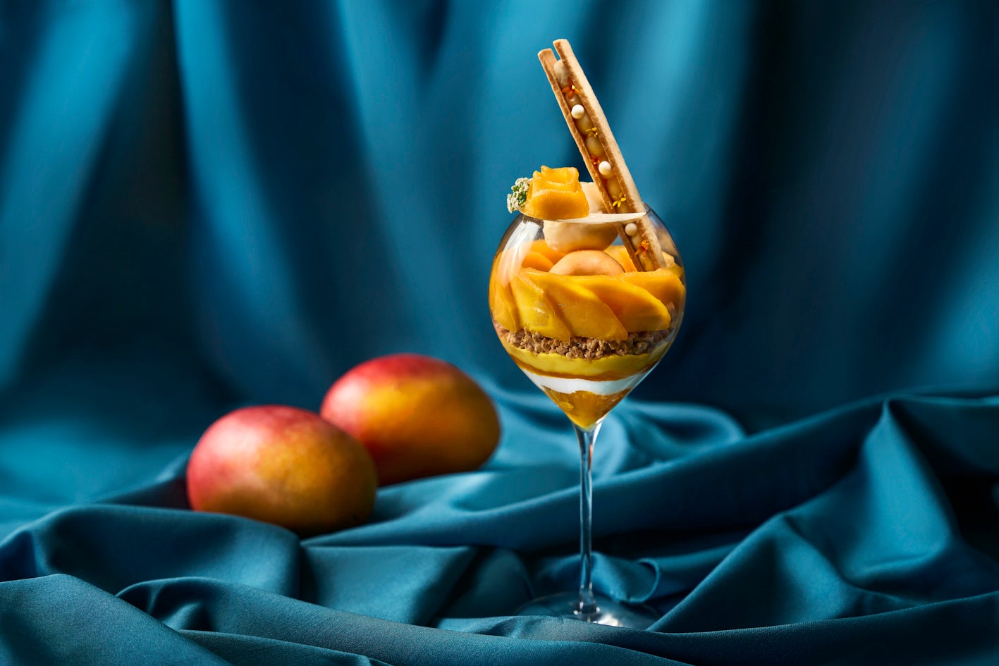 【ウェスティン都ホテル京都】緑薫る京都に、南国の甘蜜が咲く。5月限定　とろりと甘く、芳醇な完熟マンゴーパフェ販売