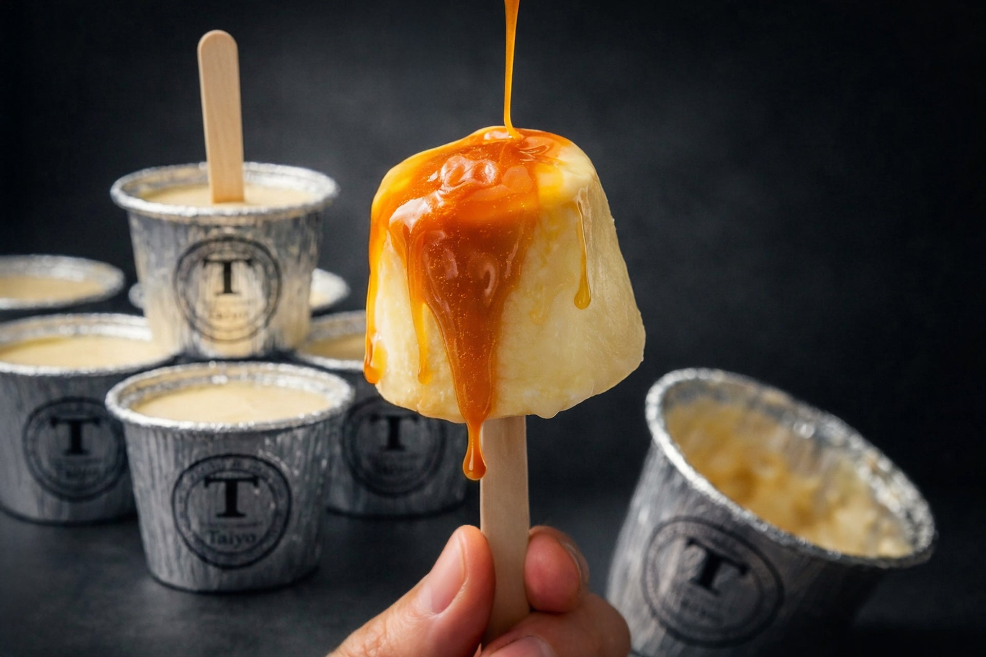 【秒速完売した幻のアイス】とろ～りあふれ出す、カラメル大雪崩！「生プリンアイス」が今年も販売決定！