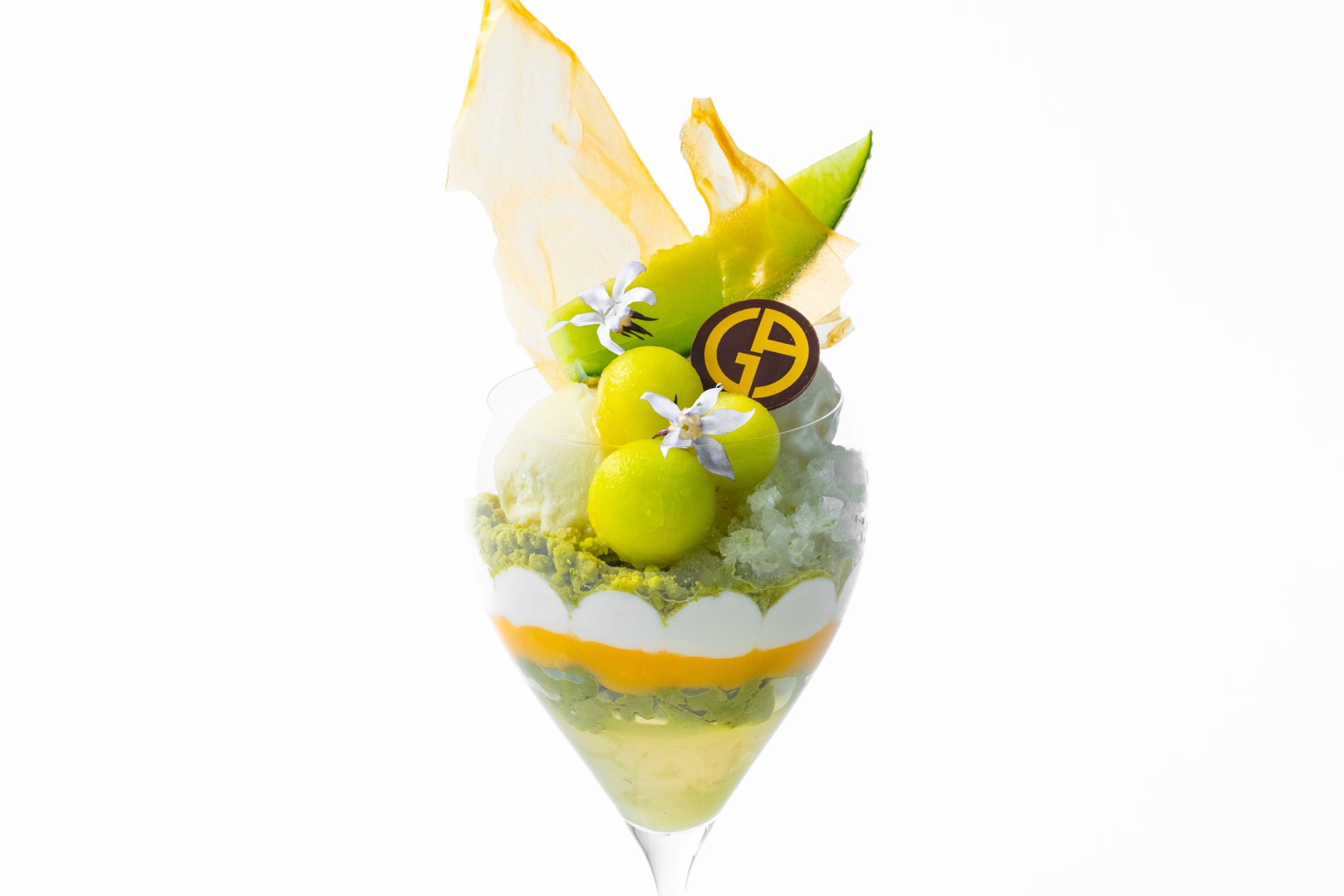 【アルマーニ / カフェ 表参道】メロンに抹茶の余韻が重なる、涼やかなひととき – 5月限定「メロンと抹茶のパフェ」