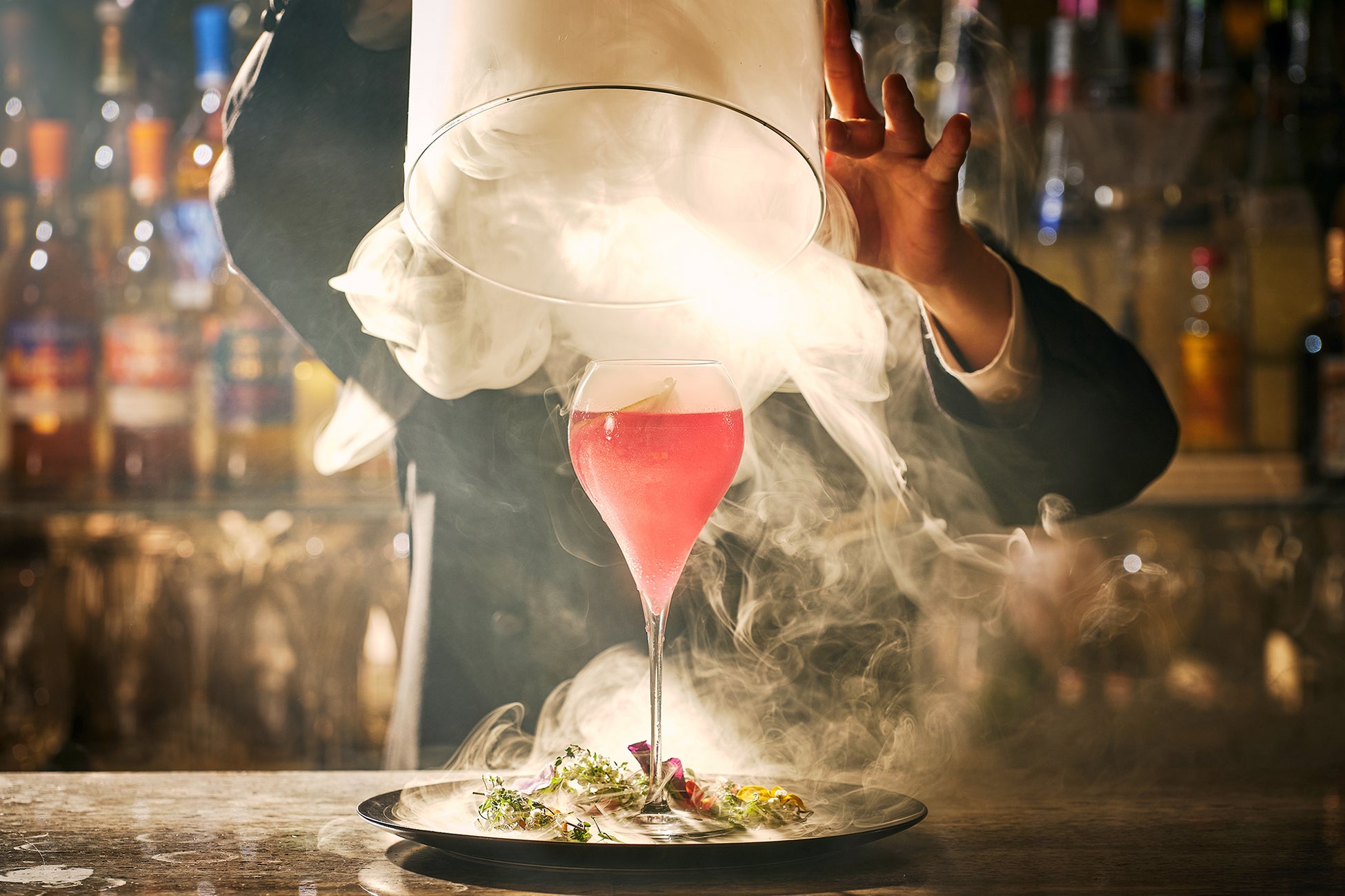 趣向を凝らした演出が光る、2種の新作カクテルが登場