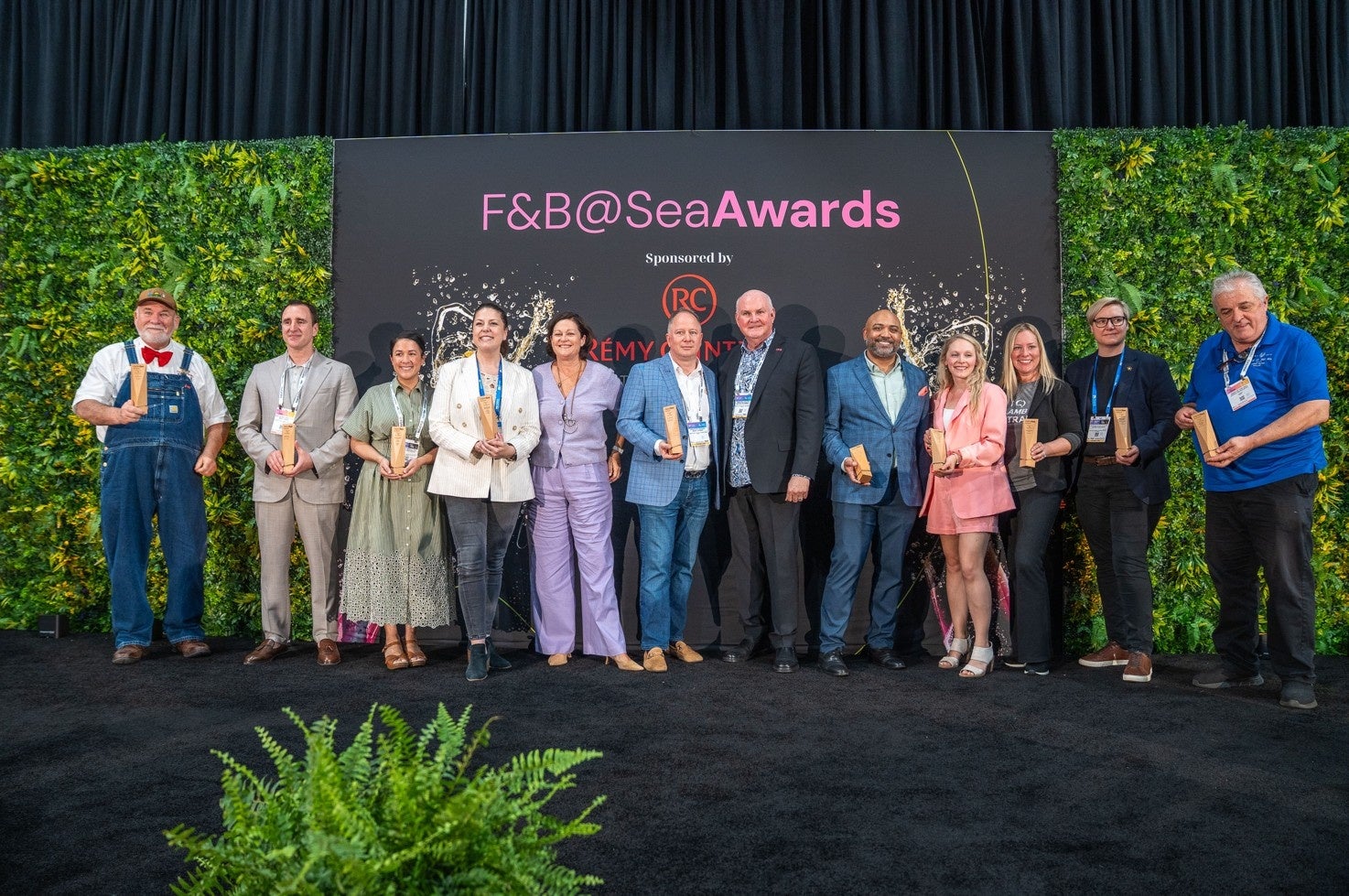 プリンセス・クルーズ、「シートレード F&B@シー・アワード」で寿司レストラン「マコト・オーシャン」がベストレストラン賞を受賞