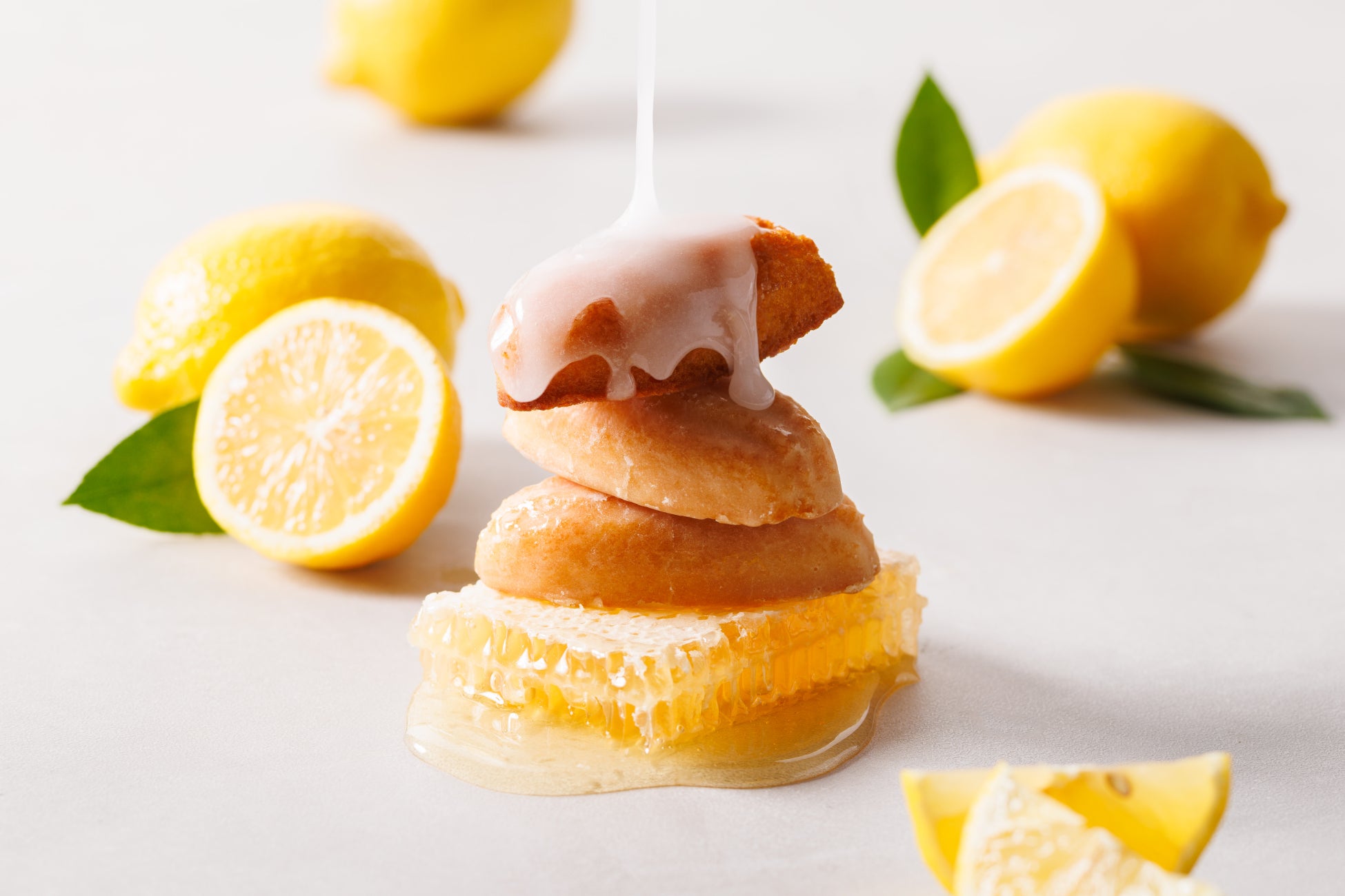 ≪ しゃり、ふわっ食感！ ≫ 【BUTTER&bee(バター&ビー)】より、爽やかなグラサージュを纏った『ハニーレモンマドレーヌ』を5月1日（金）期間限定で新発売！