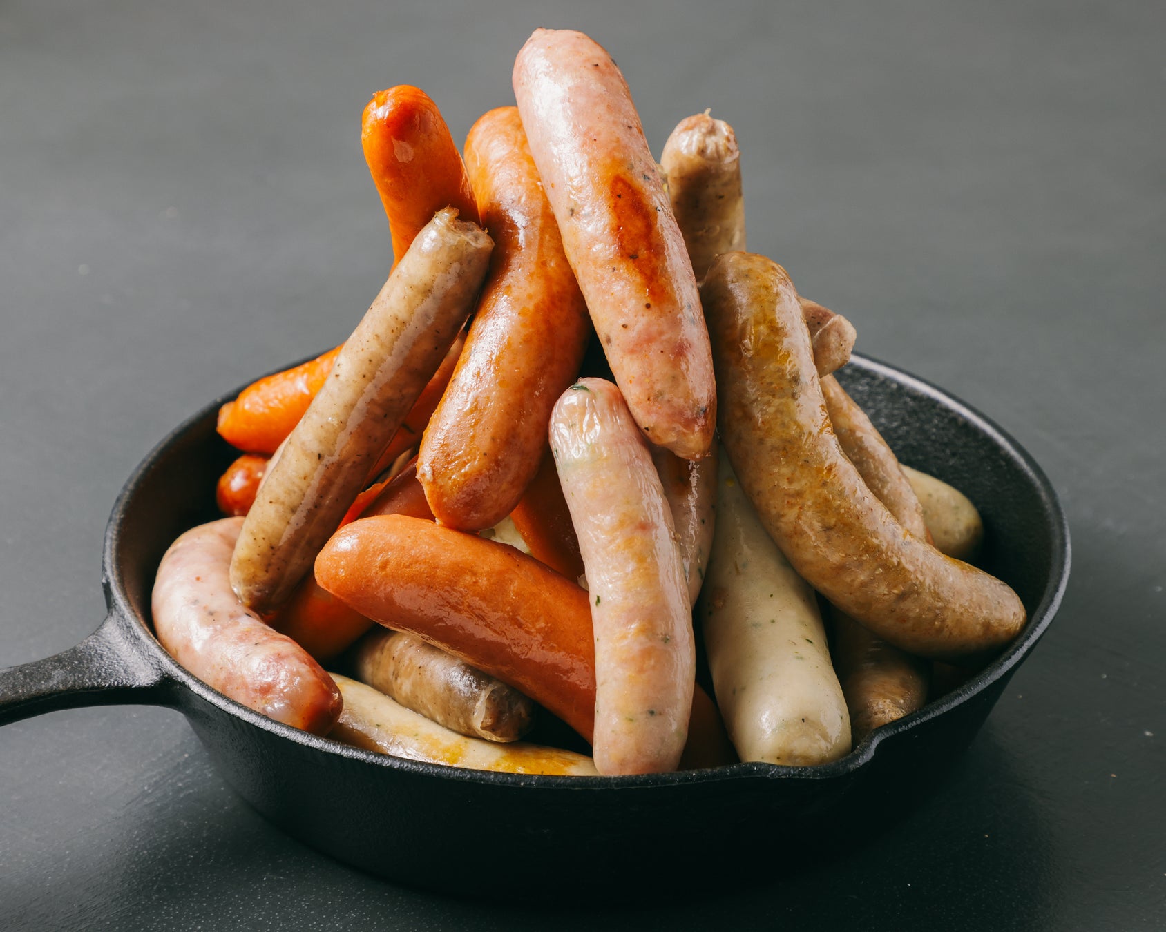 サンクトガーレン タップルームで4月28日より「ソーセージ祭り」開催。粗挽き・猪・鹿・牛タン・くじら・ハバネロなどソーセージ10種が勢揃い