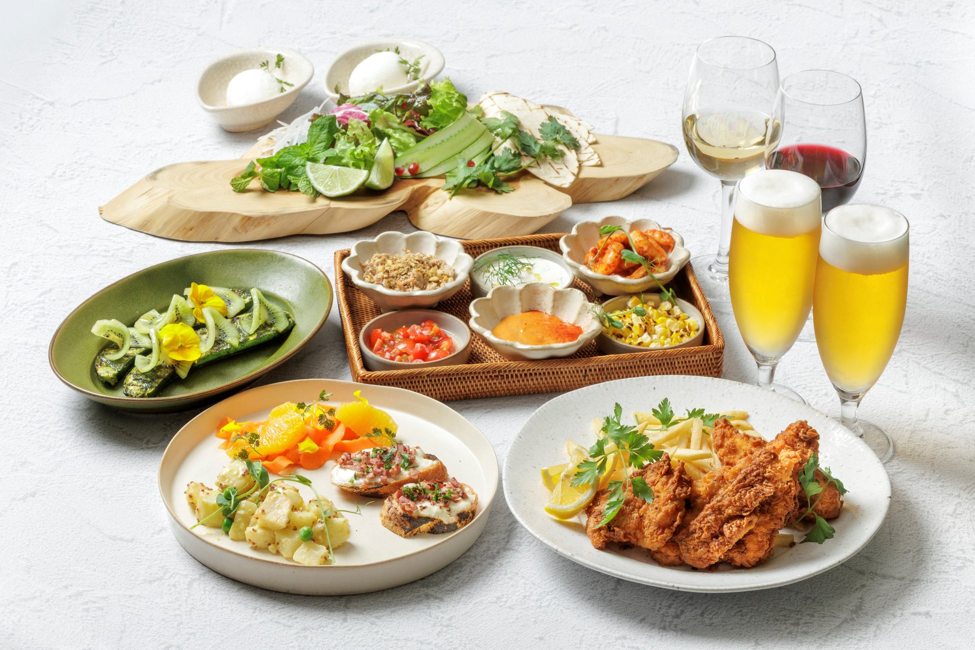 街中で楽しむ、ちょっと贅沢な時間。緑あふれる中庭で味わう「ネイチャービアテラス 2026」をHyssopにて5月18日より開催