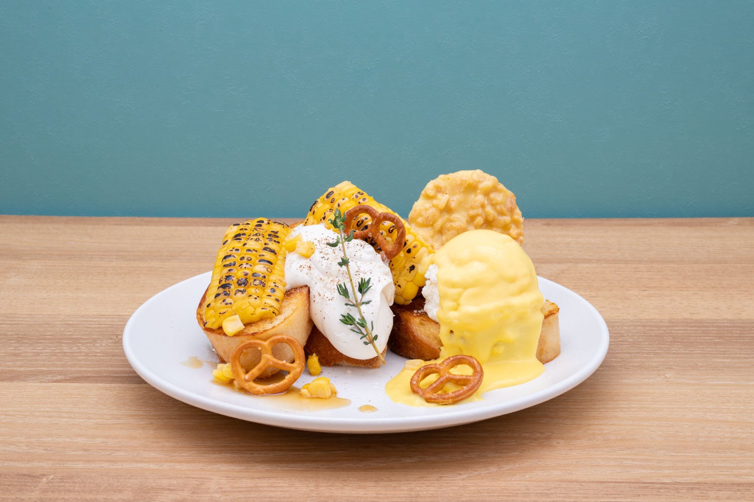 ＜旅するフレンチトースト第3弾＞韓国発コーンスイーツをアレンジ『スイートコーン＆メープル』発売！やさしい甘みとサワークリームの酸味が調和する爽やかな味わい