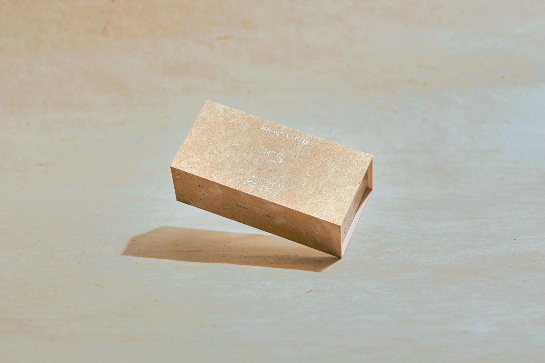 【テロワール】を楽しむ月替わりの「生ガトーショコラ」No.5は名尾手すき和紙の美しい箱と共に。5月1日に限定登場 。