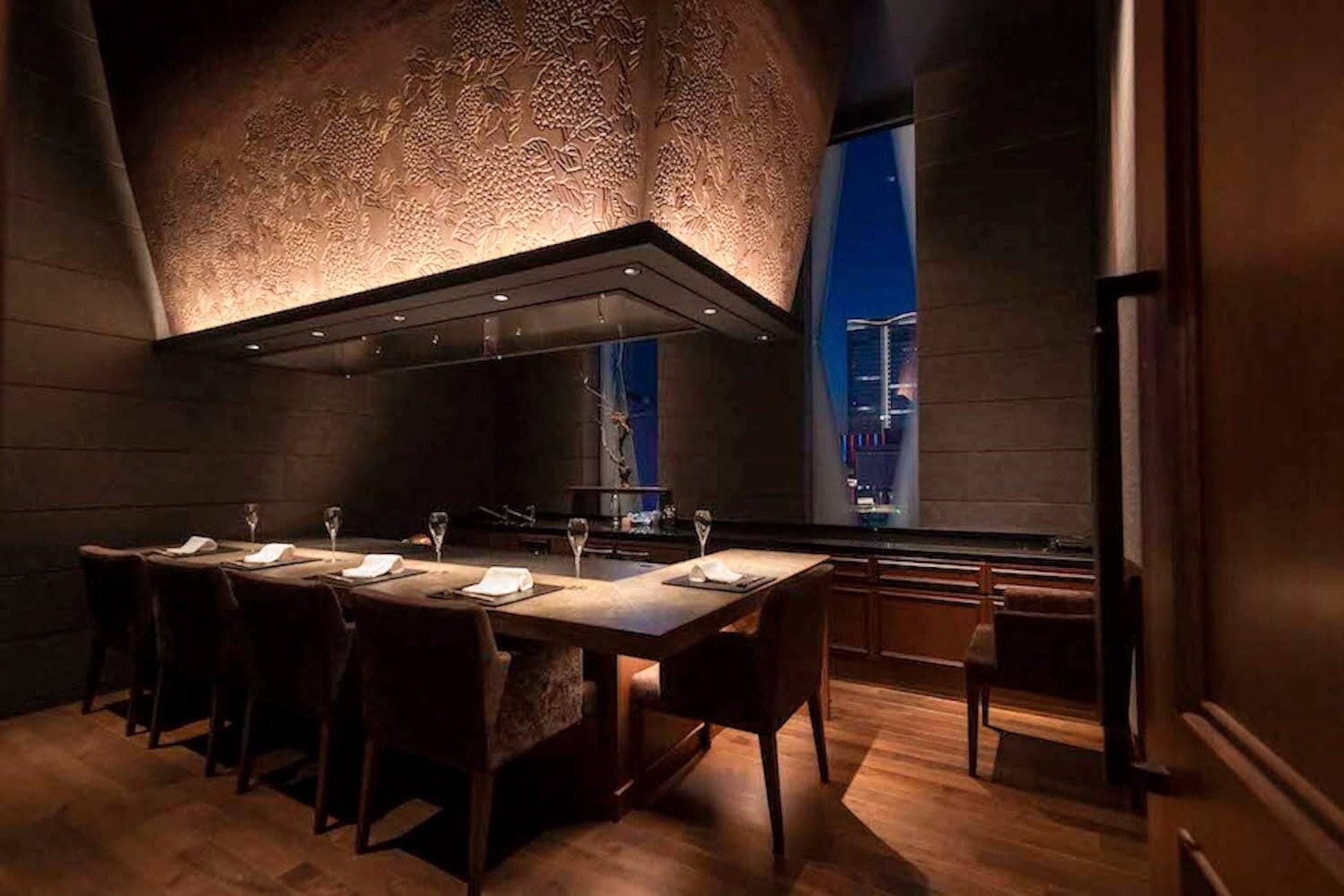 高級日本酒ブランド「HENGE」、鉄板焼の名店と共演。本店山科にて一夜限りのメーカーズディナーを2026/5/17(日)に開催。