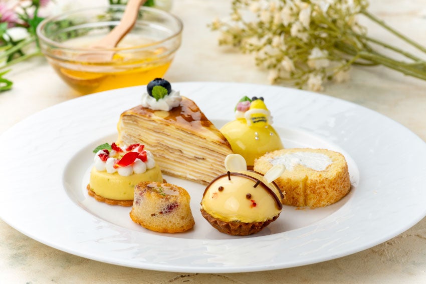 “さっぱち”プロジェクト生まれの百花蜜を、スイーツとパンで味わう